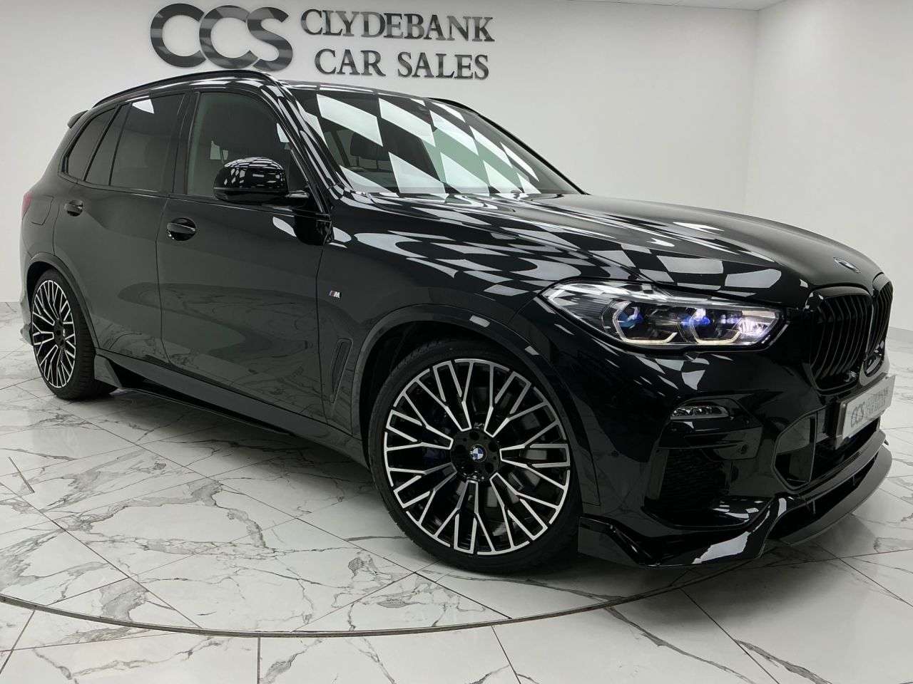 A 2019 BMW X5 3.0 30d M Sport SUV 5dr Diesel Auto xDrive Euro 6 (s/s) (265 ps) Service Hi A 2019 BMW X5 3.0 30d M Sport SUV 5dr Diesel Auto xDrive Euro 6 (s/s) (265 ps) Service Hi
