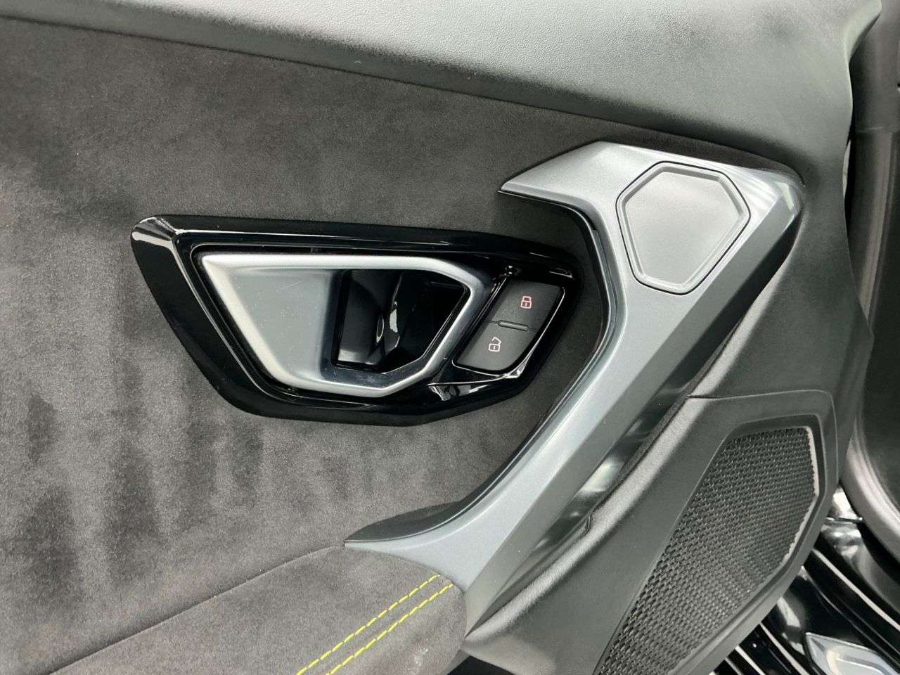 2017 LAMBORGHINI HURACAN 2017 LAMBORGHINI HURACAN