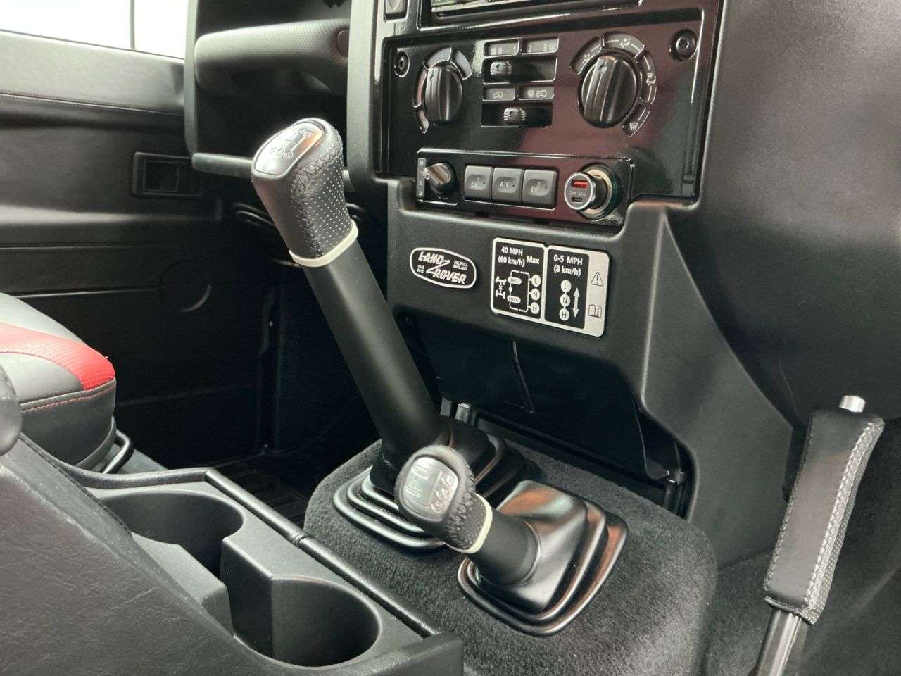 2016 LAND ROVER DEFENDER 2016 LAND ROVER DEFENDER