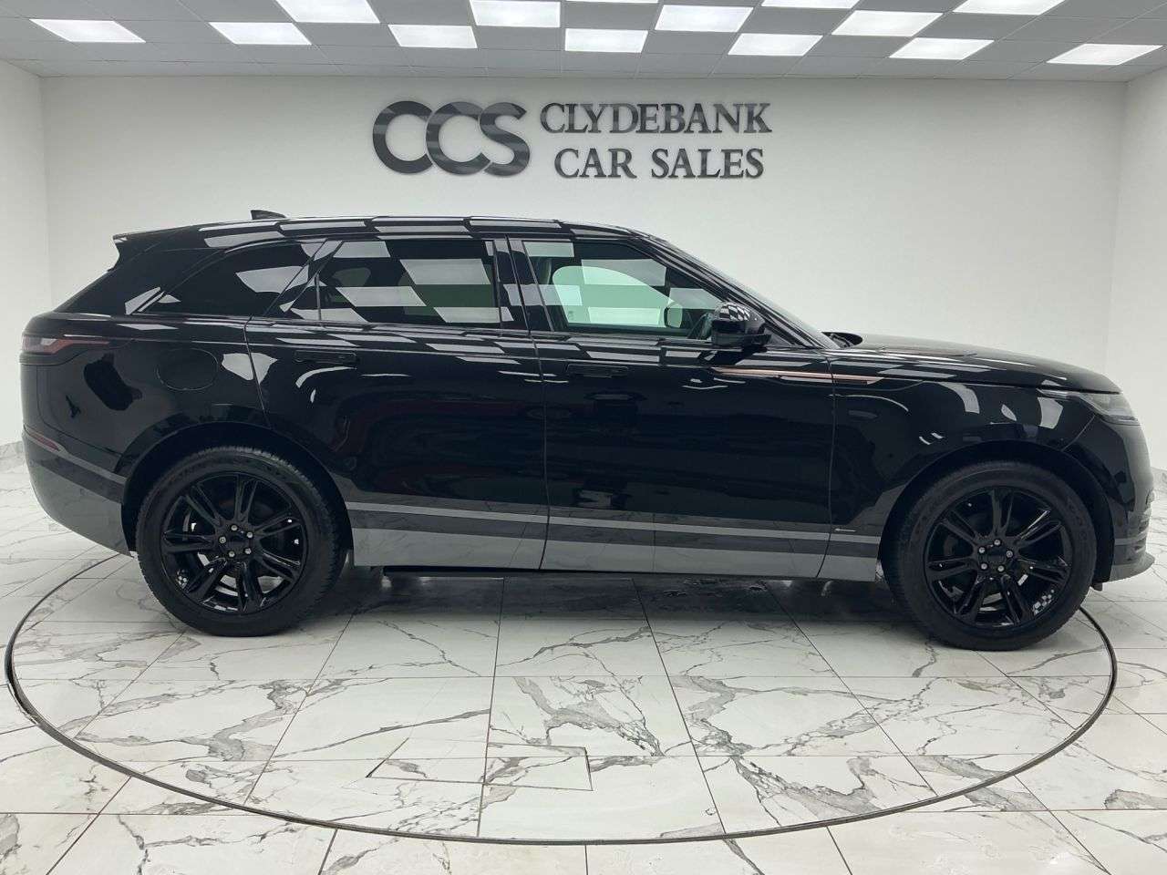 A 2017 LAND ROVER RANGE ROVER VELAR 2.0 D240 R-Dynamic SE SUV 5dr Diesel Auto 4WD Euro 6 (s/s) (240 ps) A 2017 LAND ROVER RANGE ROVER VELAR 2.0 D240 R-Dynamic SE SUV 5dr Diesel Auto 4WD Euro 6 (s/s) (240 ps)