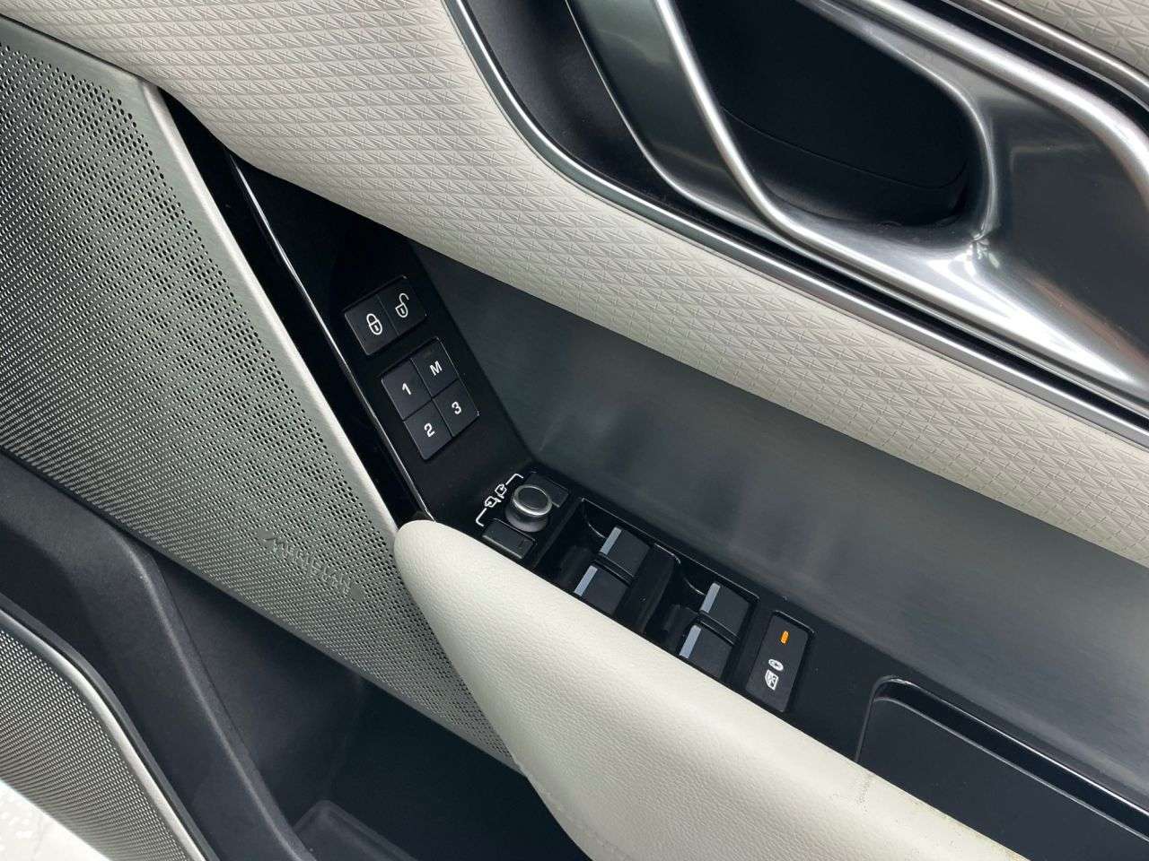 2017 LAND ROVER RANGE ROVER VELAR 2017 LAND ROVER RANGE ROVER VELAR