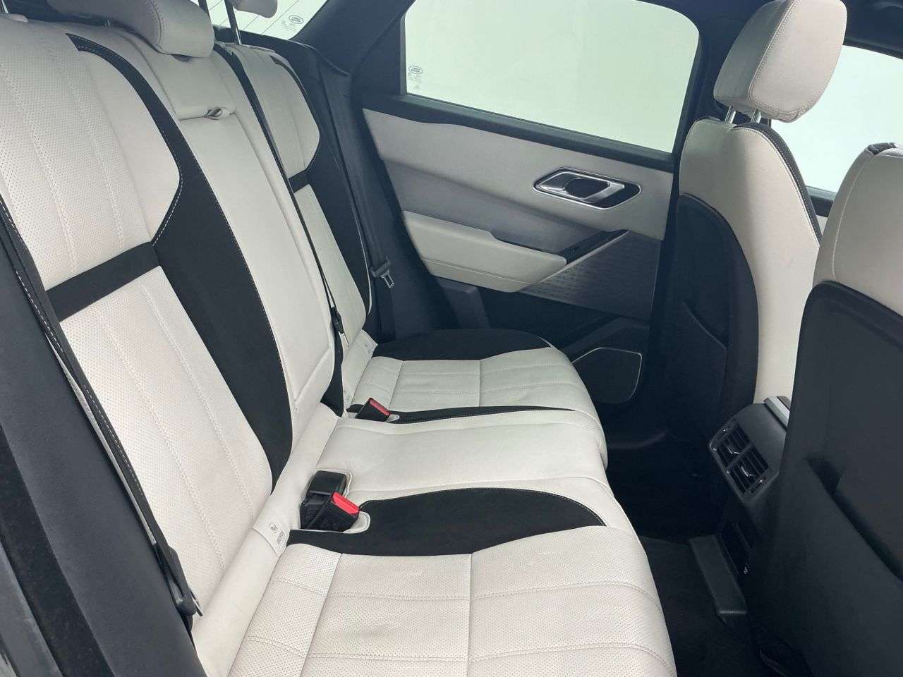 2017 LAND ROVER RANGE ROVER VELAR 2017 LAND ROVER RANGE ROVER VELAR