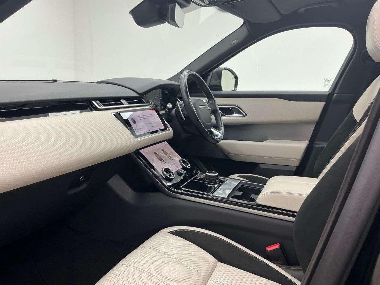 2017 LAND ROVER RANGE ROVER VELAR 2017 LAND ROVER RANGE ROVER VELAR