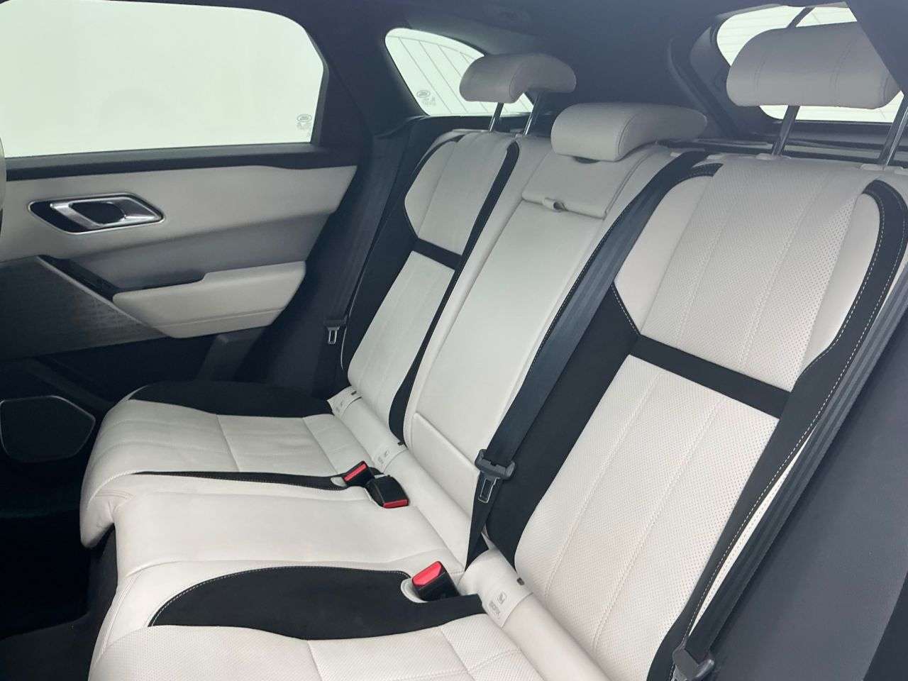 2017 LAND ROVER RANGE ROVER VELAR 2017 LAND ROVER RANGE ROVER VELAR