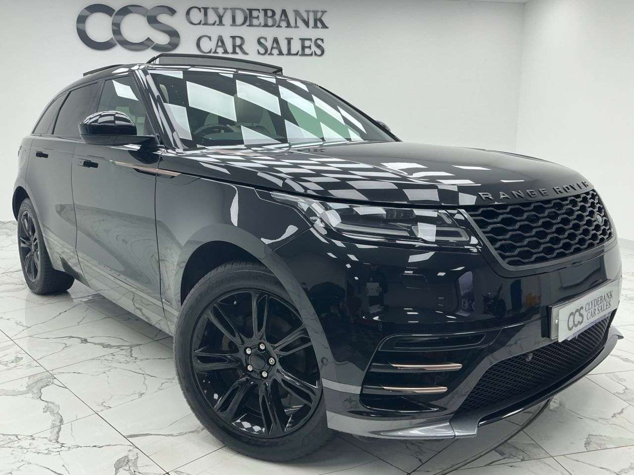 A 2017 LAND ROVER RANGE ROVER VELAR 2.0 D240 R-Dynamic SE SUV 5dr Diesel Auto 4WD Euro 6 (s/s) (240 ps) A 2017 LAND ROVER RANGE ROVER VELAR 2.0 D240 R-Dynamic SE SUV 5dr Diesel Auto 4WD Euro 6 (s/s) (240 ps)