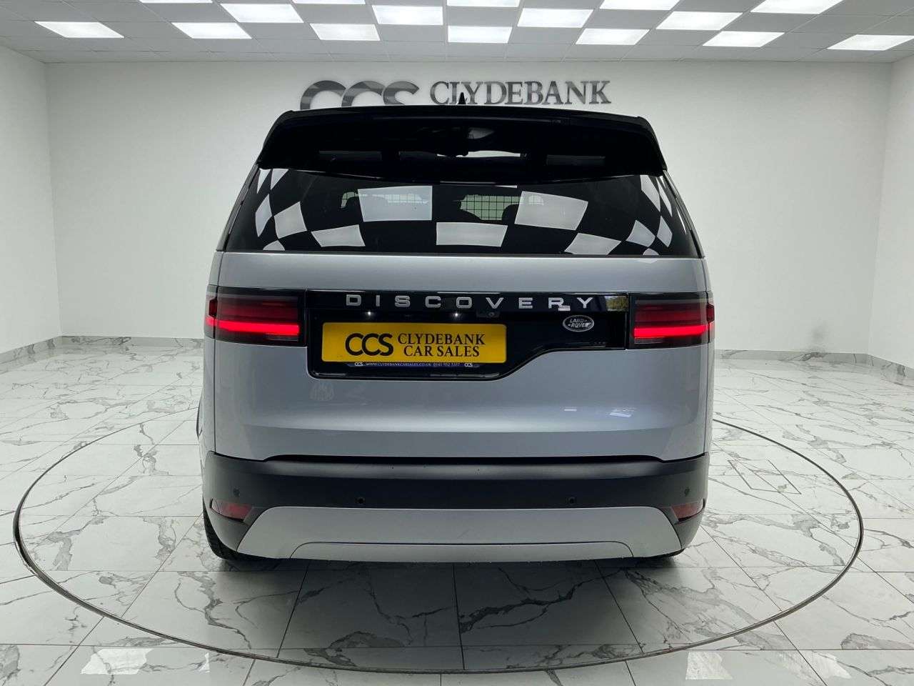 A 2023 LAND ROVER DISCOVERY 3.0 D300 MHEV SE commercial 5dr Diesel Auto 4WD Euro 6 (s/s) (300 ps) Full A 2023 LAND ROVER DISCOVERY 3.0 D300 MHEV SE commercial 5dr Diesel Auto 4WD Euro 6 (s/s) (300 ps) Full