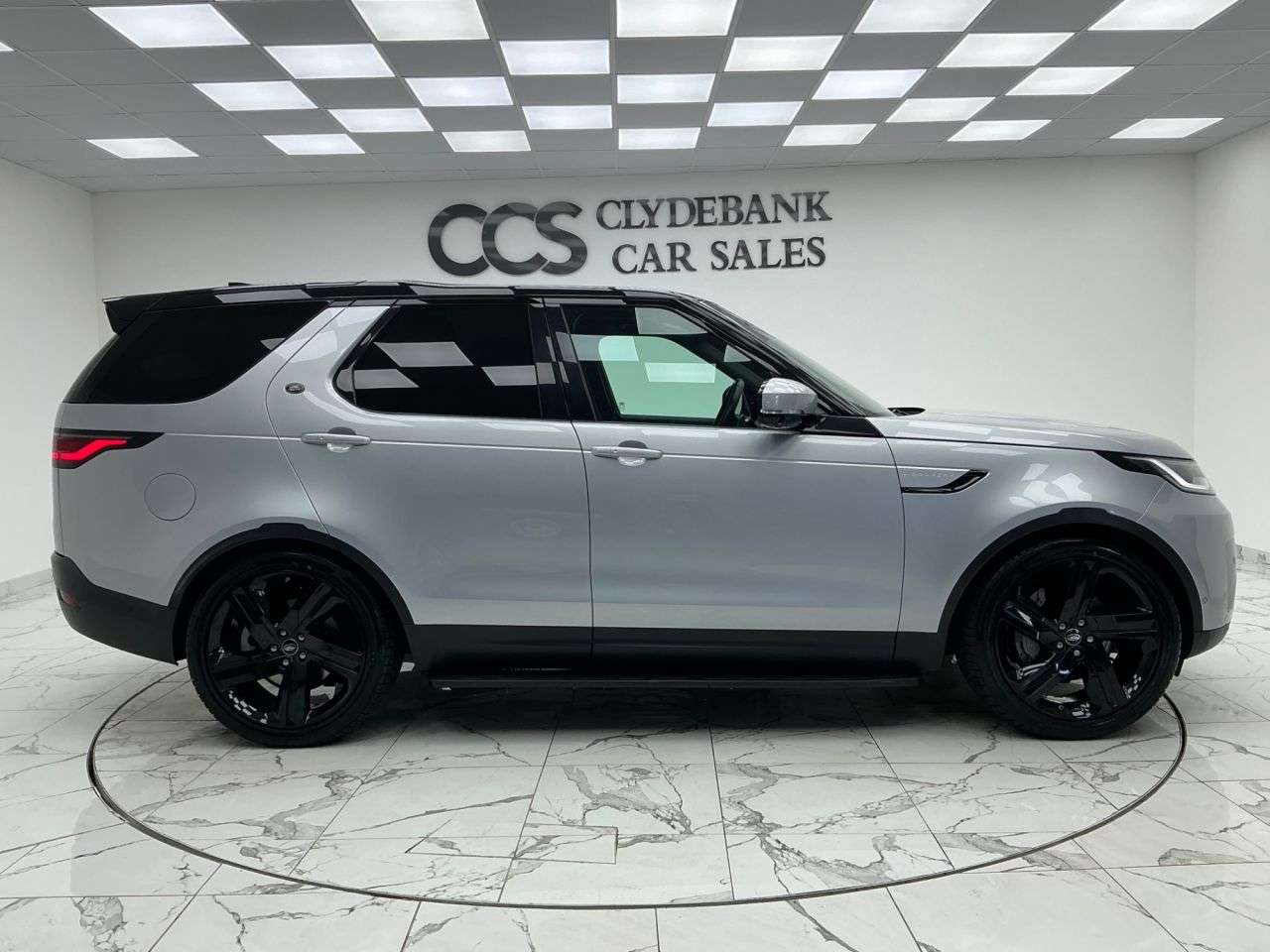 A 2023 LAND ROVER DISCOVERY 3.0 D300 MHEV SE commercial 5dr Diesel Auto 4WD Euro 6 (s/s) (300 ps) Full A 2023 LAND ROVER DISCOVERY 3.0 D300 MHEV SE commercial 5dr Diesel Auto 4WD Euro 6 (s/s) (300 ps) Full