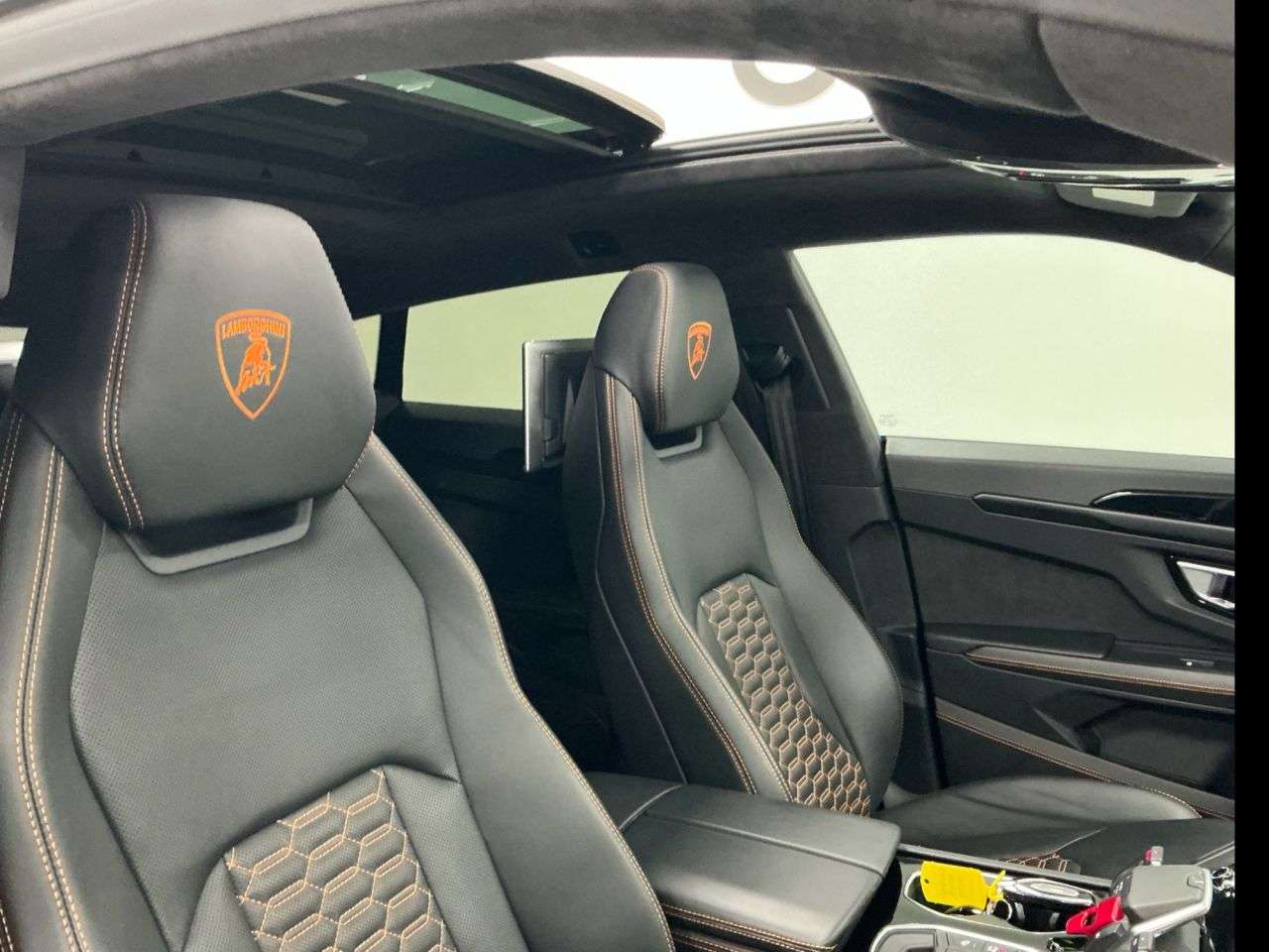 2021 LAMBORGHINI URUS 2021 LAMBORGHINI URUS