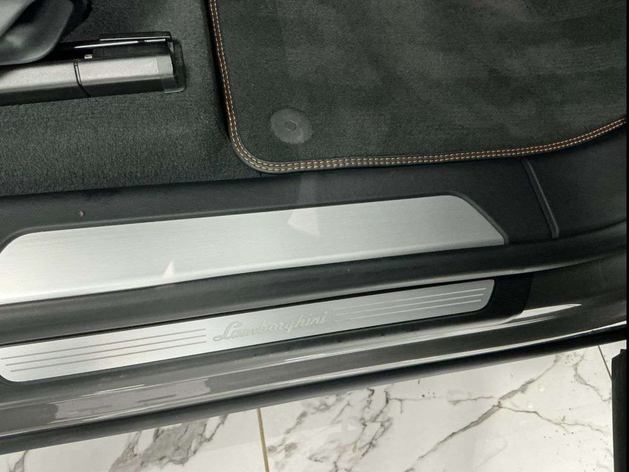 2021 LAMBORGHINI URUS 2021 LAMBORGHINI URUS