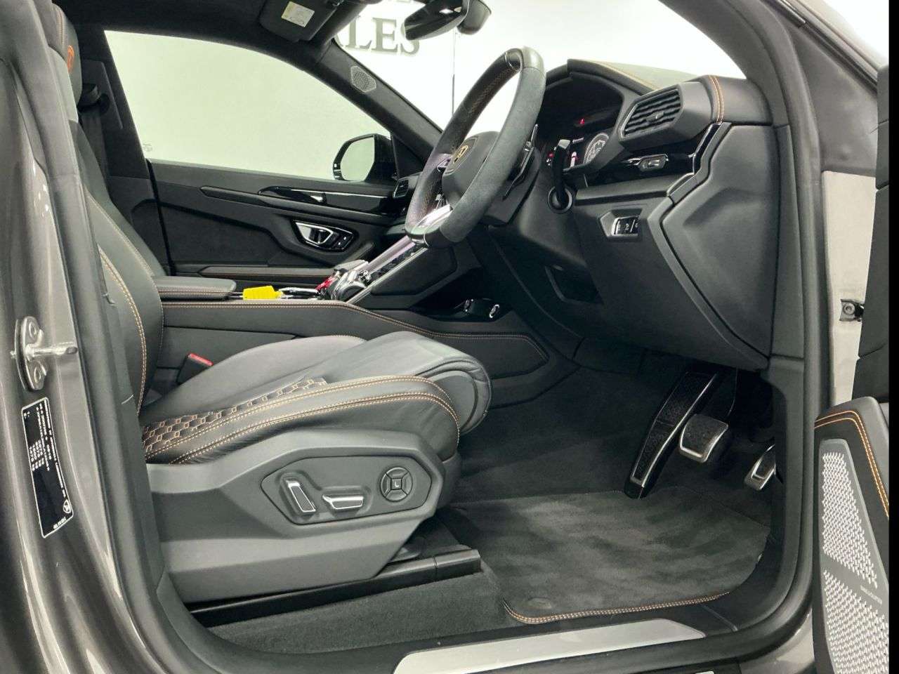 2021 LAMBORGHINI URUS 2021 LAMBORGHINI URUS