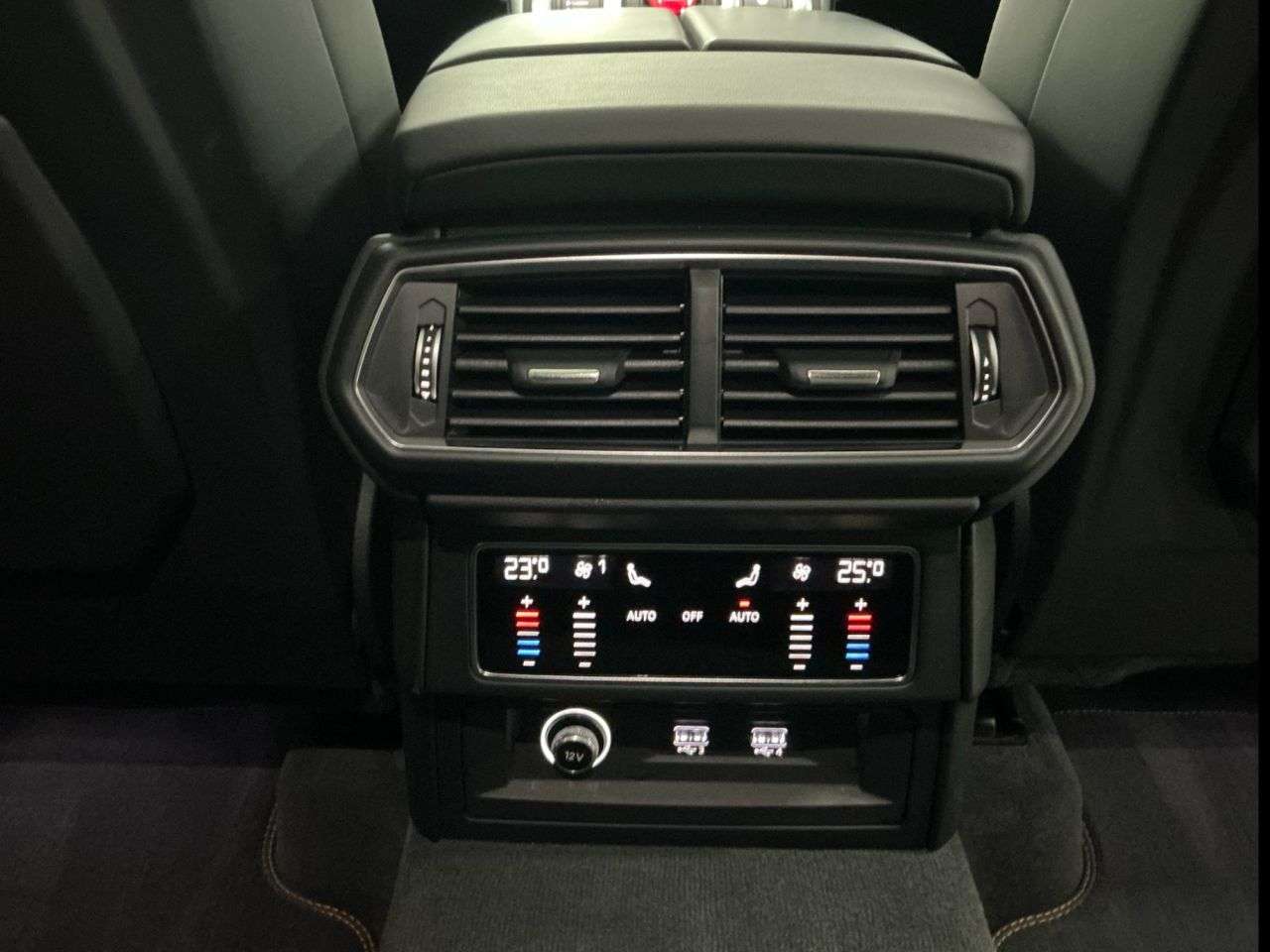 2021 LAMBORGHINI URUS 2021 LAMBORGHINI URUS