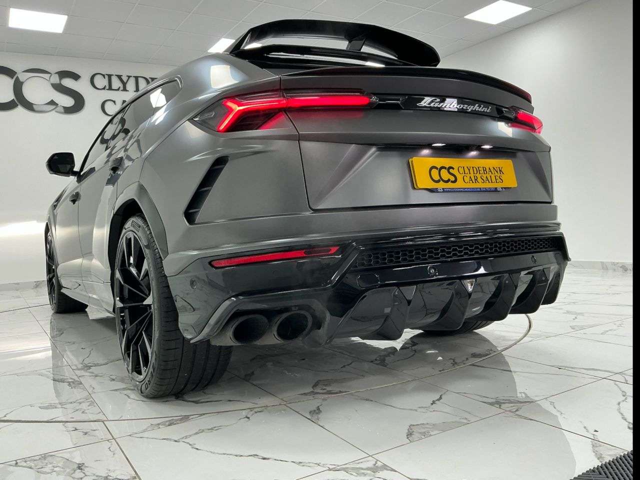 2021 LAMBORGHINI URUS 2021 LAMBORGHINI URUS