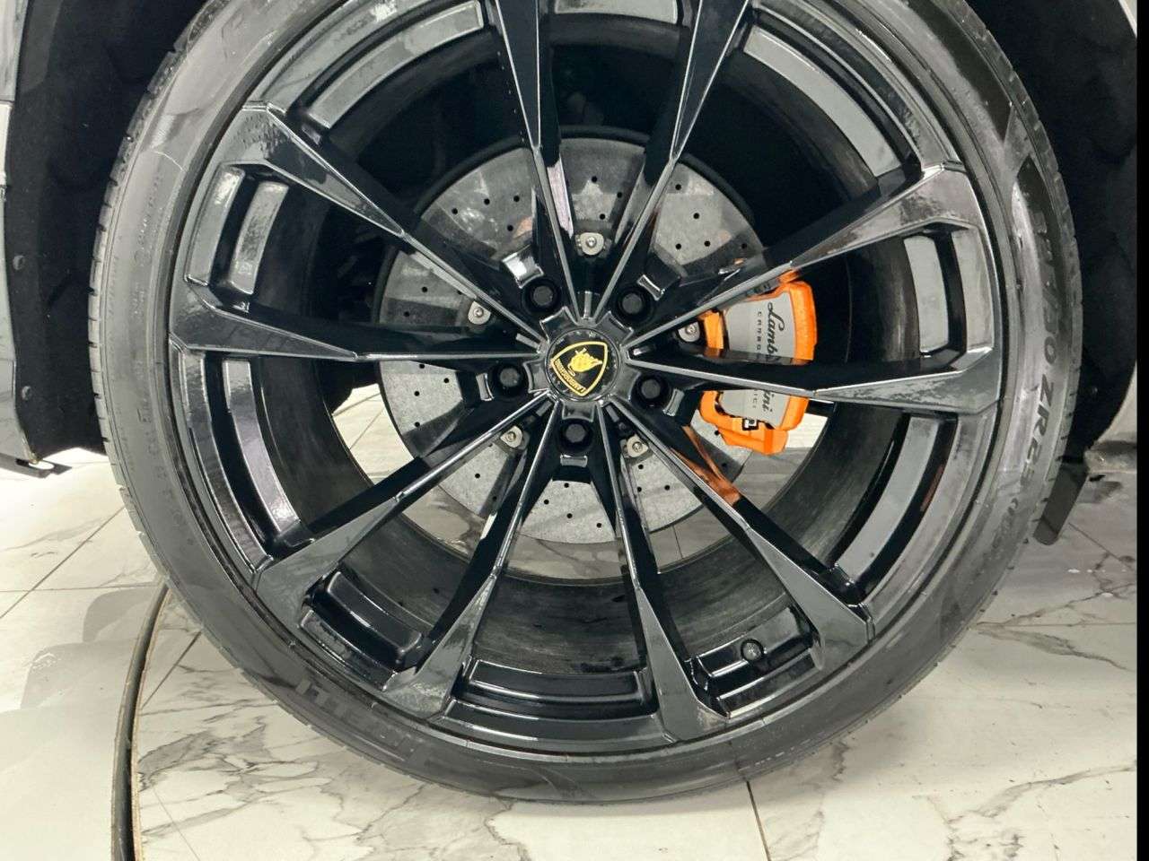 2021 LAMBORGHINI URUS 2021 LAMBORGHINI URUS