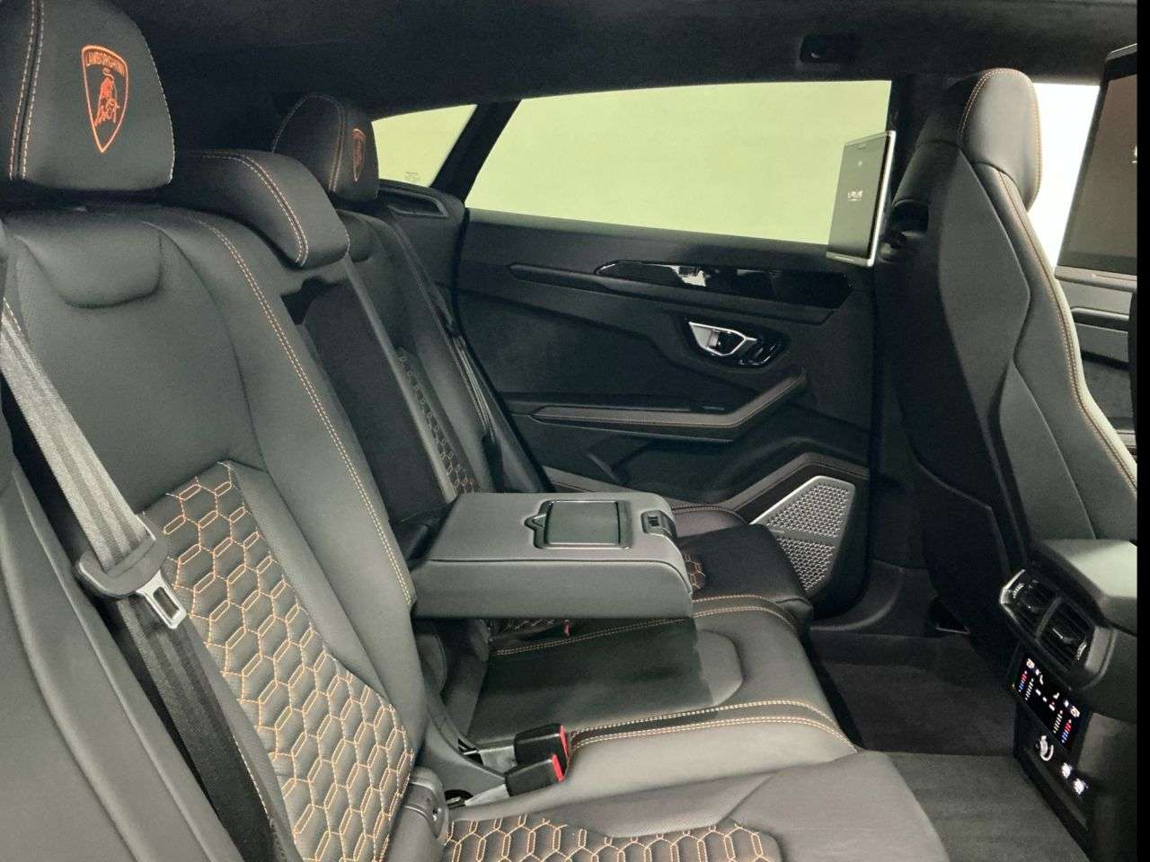 2021 LAMBORGHINI URUS 2021 LAMBORGHINI URUS