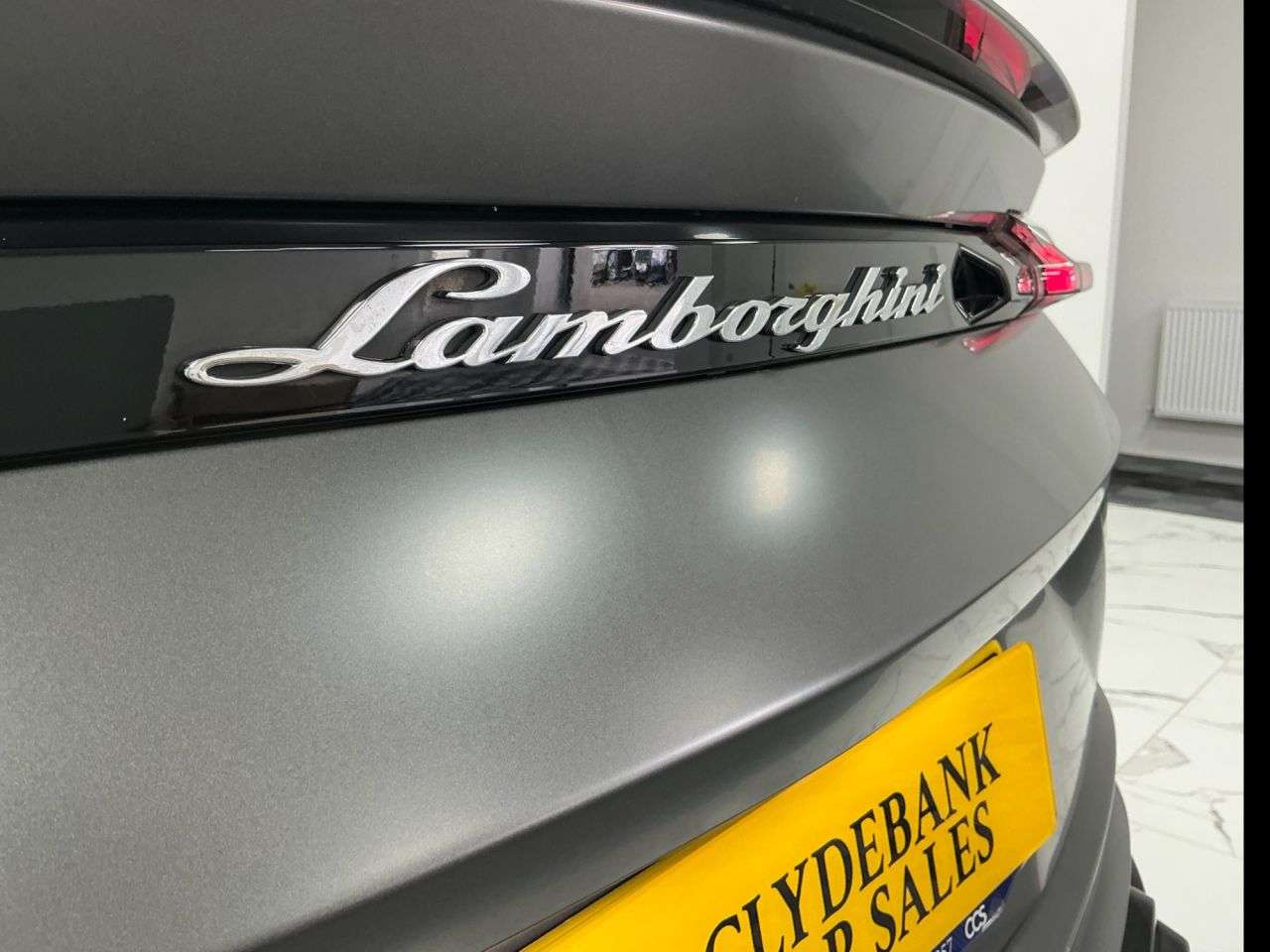 2021 LAMBORGHINI URUS 2021 LAMBORGHINI URUS