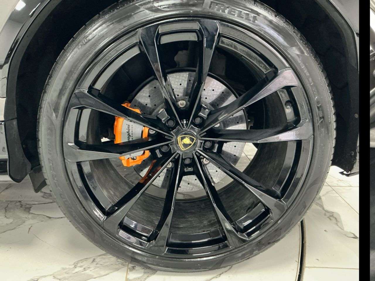 2021 LAMBORGHINI URUS 2021 LAMBORGHINI URUS