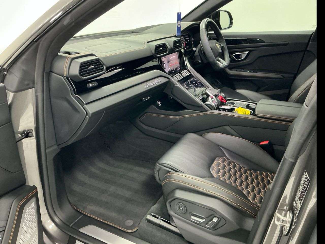 2021 LAMBORGHINI URUS 2021 LAMBORGHINI URUS