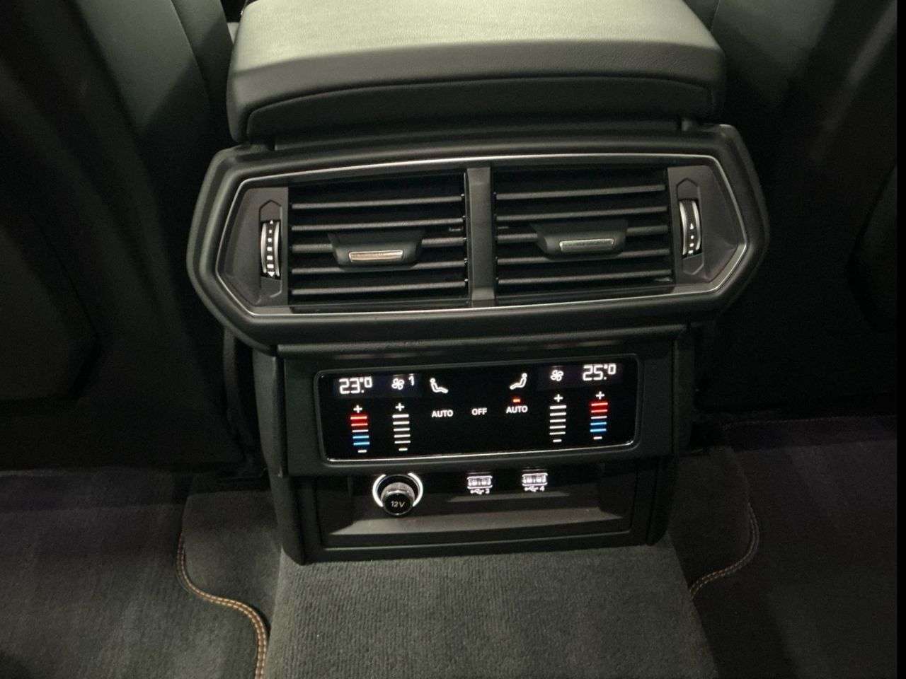 2021 LAMBORGHINI URUS 2021 LAMBORGHINI URUS