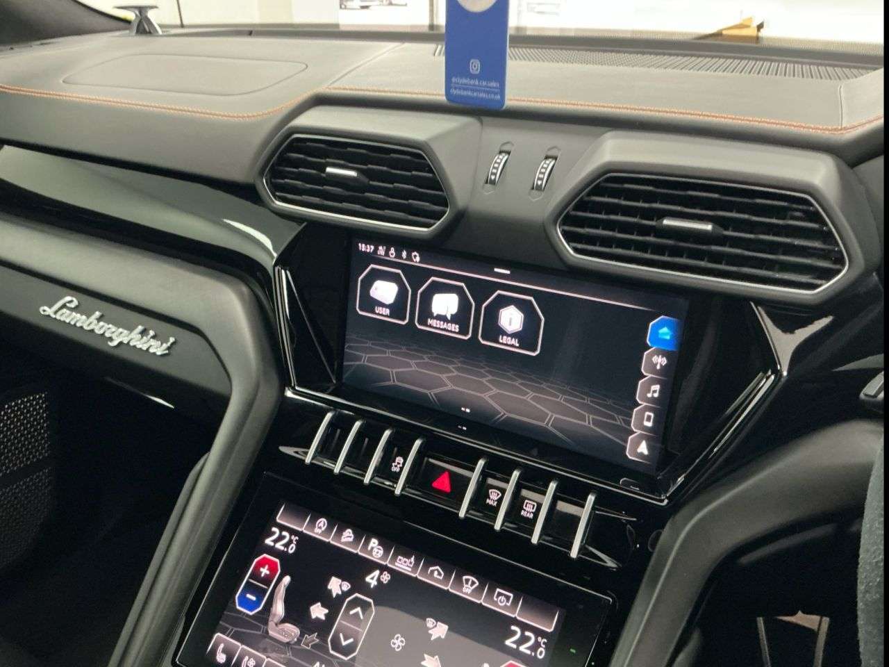 2021 LAMBORGHINI URUS 2021 LAMBORGHINI URUS