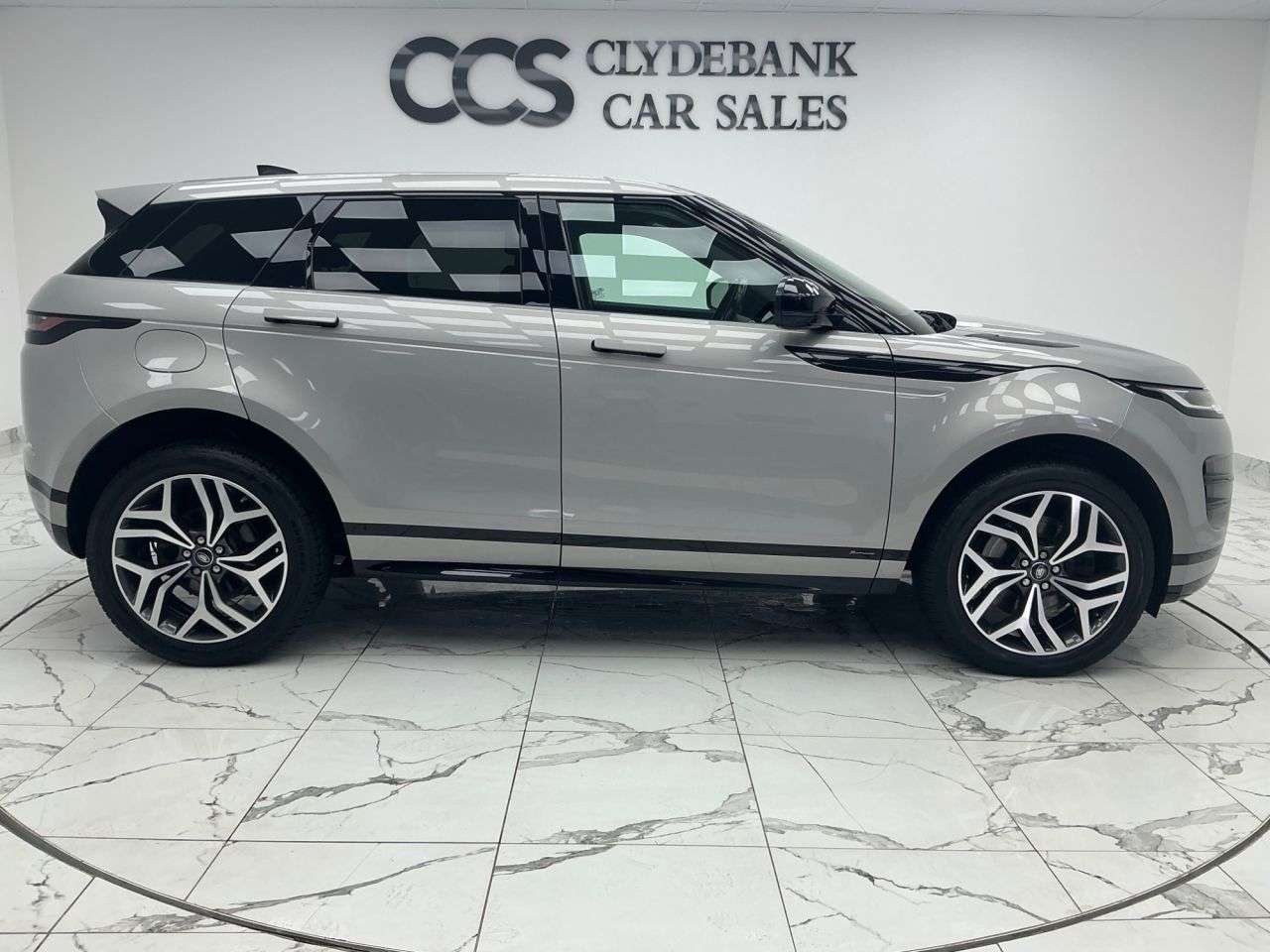 A 2019 LAND ROVER RANGE ROVER EVOQUE 2.0 D180 R-Dynamic S SUV 5dr Diesel Auto 4WD Euro 6 (s/s) (180 ps) Reverse A 2019 LAND ROVER RANGE ROVER EVOQUE 2.0 D180 R-Dynamic S SUV 5dr Diesel Auto 4WD Euro 6 (s/s) (180 ps) Reverse