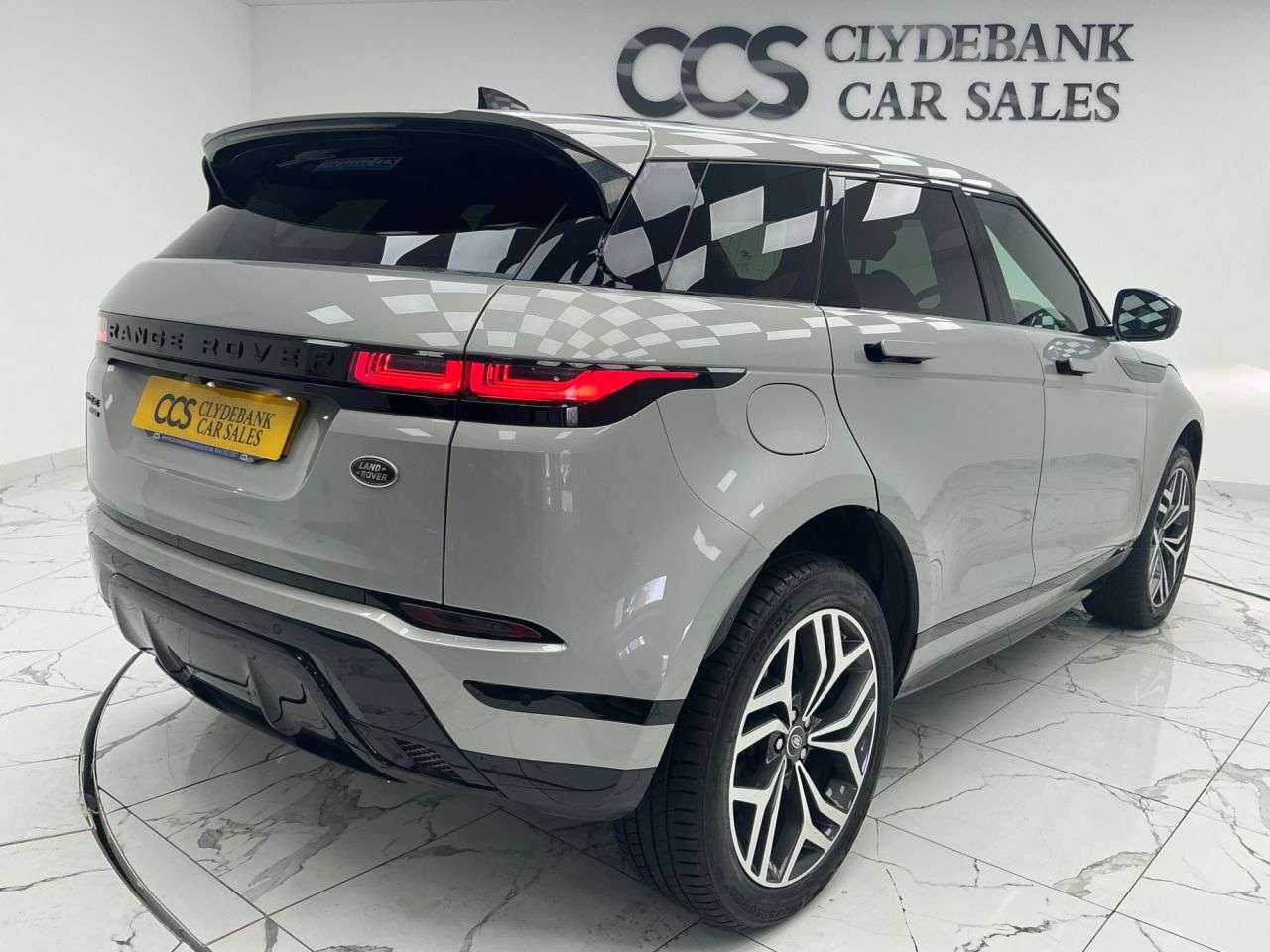 A 2019 LAND ROVER RANGE ROVER EVOQUE 2.0 D180 R-Dynamic S SUV 5dr Diesel Auto 4WD Euro 6 (s/s) (180 ps) Reverse A 2019 LAND ROVER RANGE ROVER EVOQUE 2.0 D180 R-Dynamic S SUV 5dr Diesel Auto 4WD Euro 6 (s/s) (180 ps) Reverse