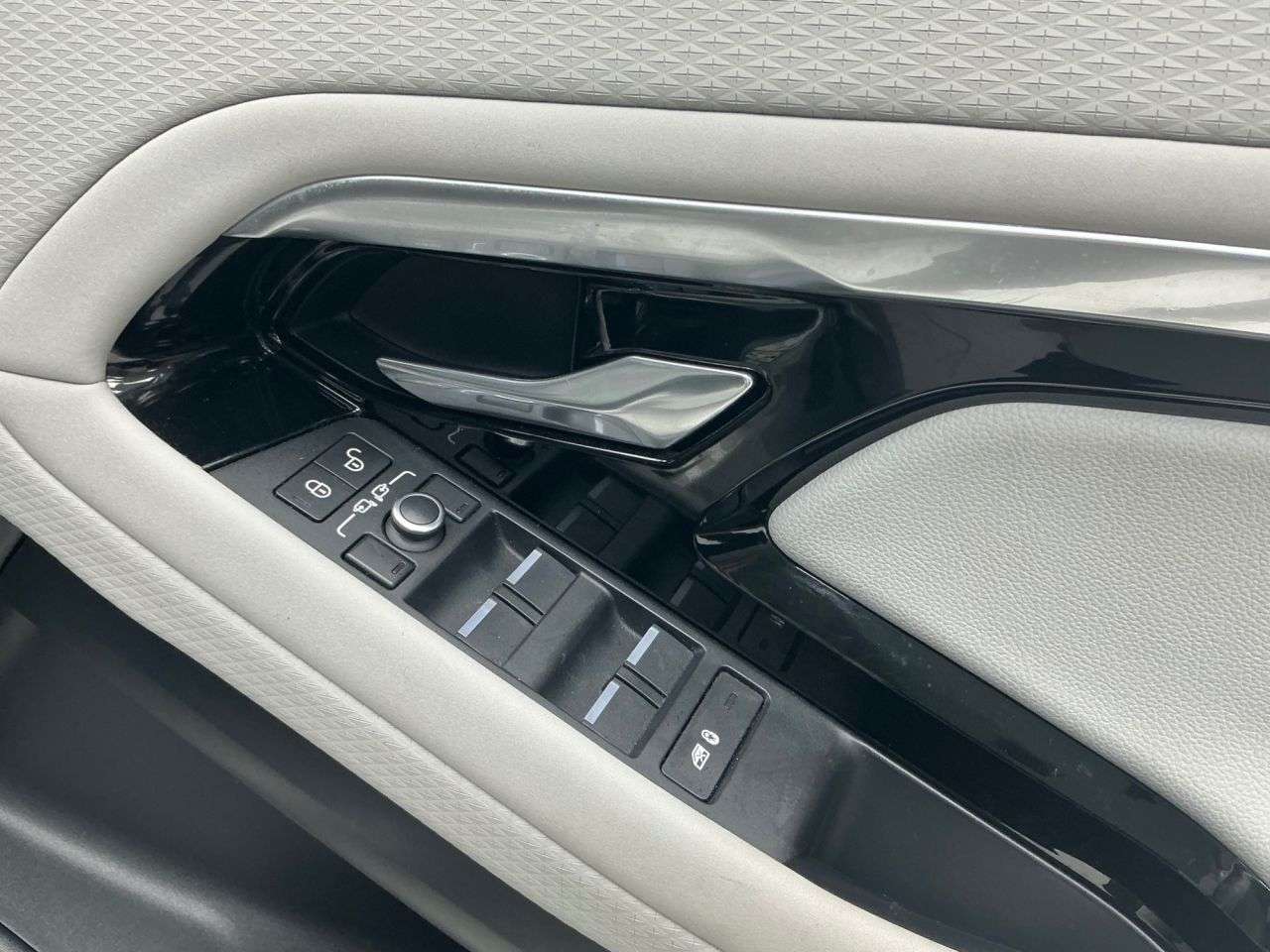 2019 LAND ROVER RANGE ROVER EVOQUE 2019 LAND ROVER RANGE ROVER EVOQUE