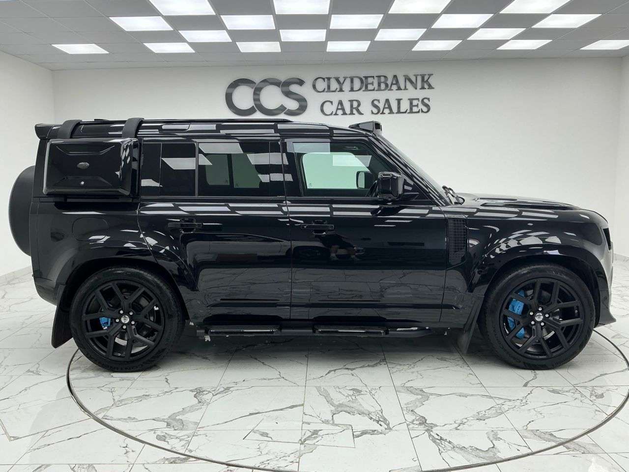 A 2022 LAND ROVER DEFENDER 3.0 D300 MHEV X-Dynamic HSE Hard Top SUV 5dr Diesel Auto 4WD MWB Euro 6 (s/ A 2022 LAND ROVER DEFENDER 3.0 D300 MHEV X-Dynamic HSE Hard Top SUV 5dr Diesel Auto 4WD MWB Euro 6 (s/