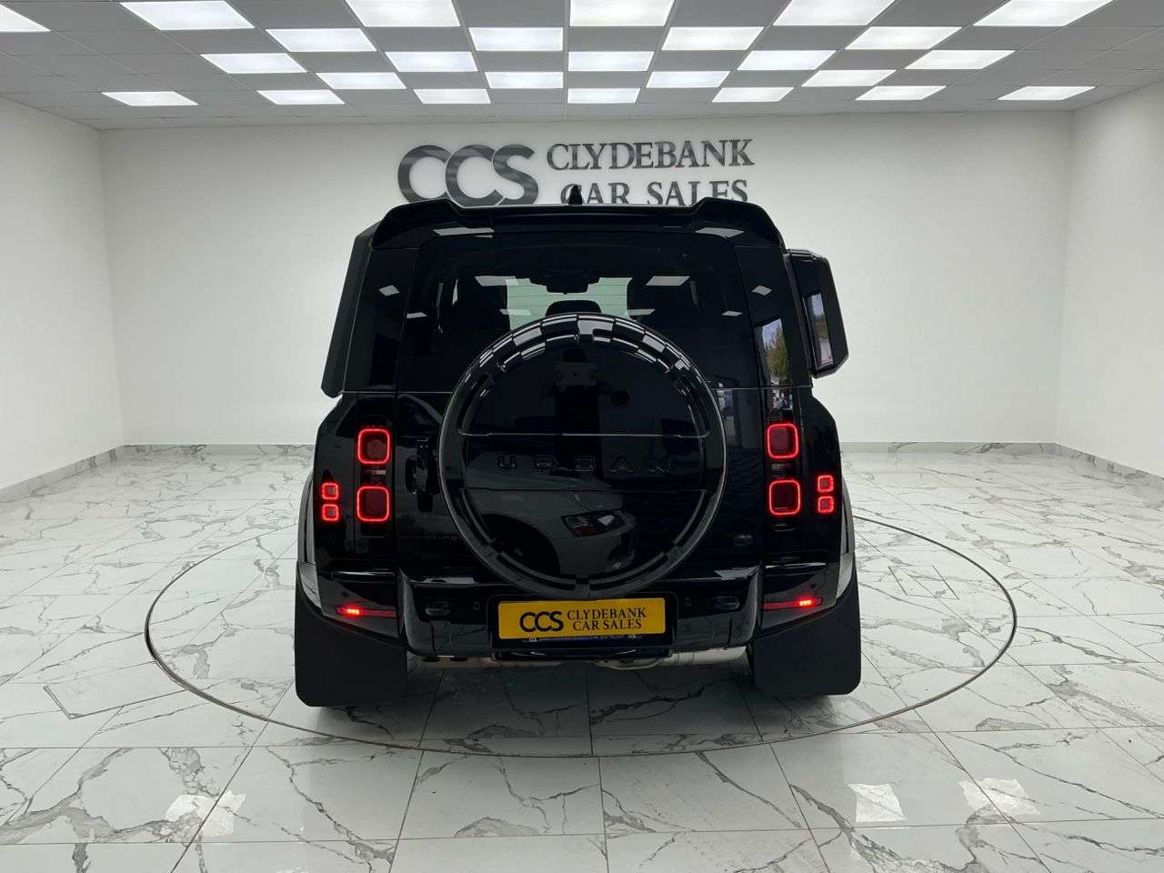 A 2022 LAND ROVER DEFENDER 3.0 D300 MHEV X-Dynamic HSE Hard Top SUV 5dr Diesel Auto 4WD MWB Euro 6 (s/ A 2022 LAND ROVER DEFENDER 3.0 D300 MHEV X-Dynamic HSE Hard Top SUV 5dr Diesel Auto 4WD MWB Euro 6 (s/