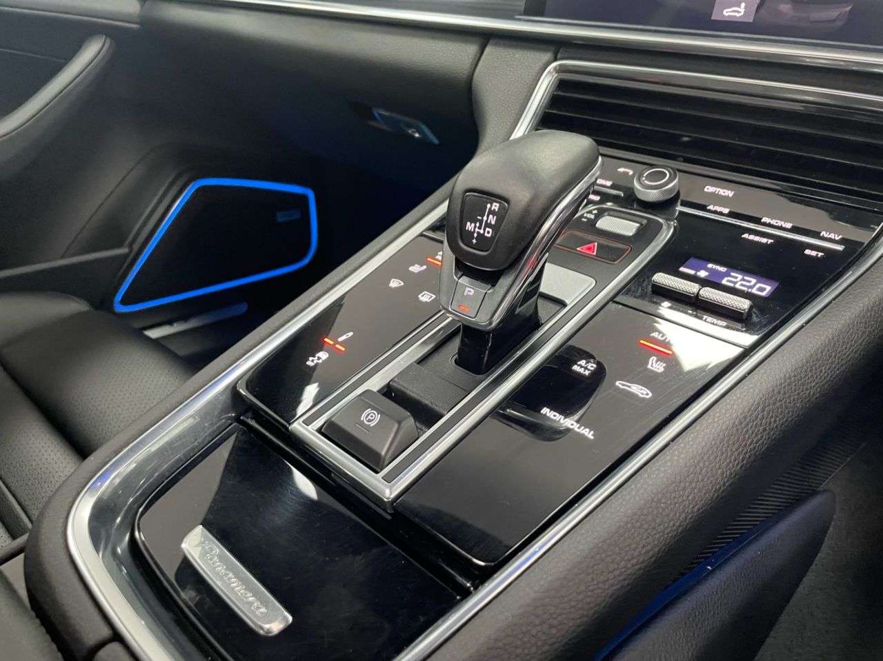 2020 PORSCHE PANAMERA 2020 PORSCHE PANAMERA