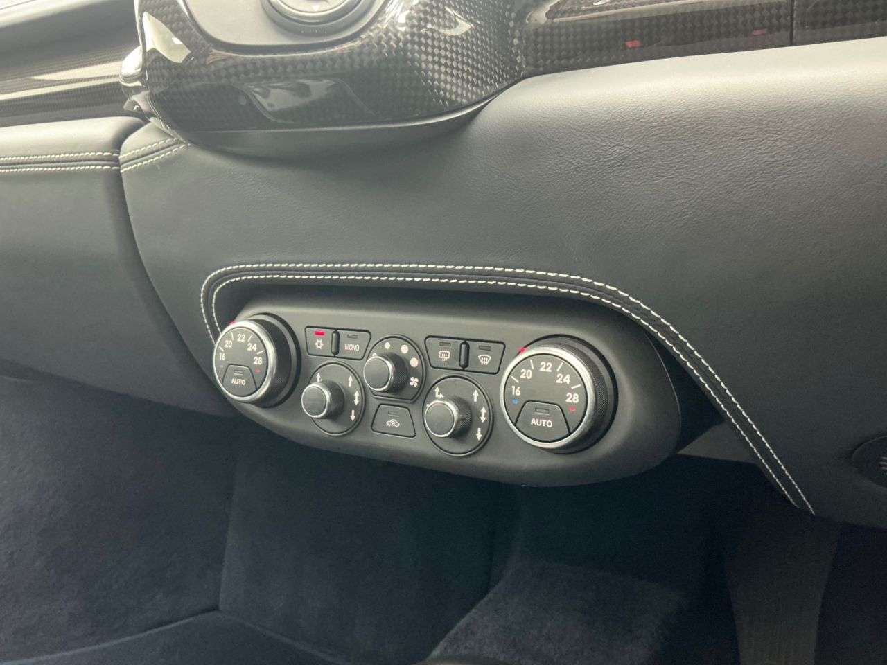 2012 FERRARI 458 ITALIA 2012 FERRARI 458 ITALIA