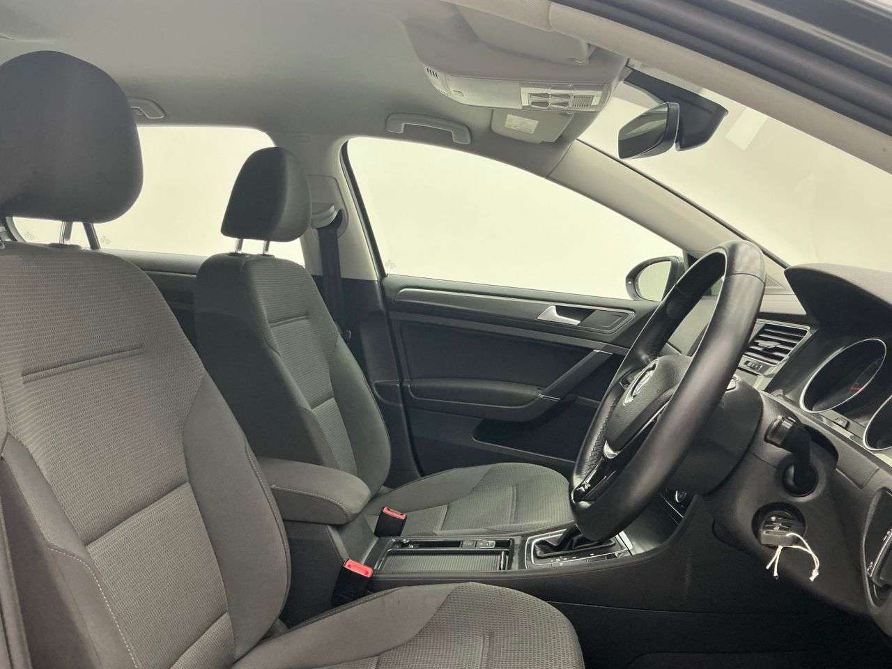 A 2018 VOLKSWAGEN GOLF 1.6 TDI SE Hatchback 5dr Diesel DSG Euro 6 (s/s) (115 ps) Multifunction Ste A 2018 VOLKSWAGEN GOLF 1.6 TDI SE Hatchback 5dr Diesel DSG Euro 6 (s/s) (115 ps) Multifunction Ste