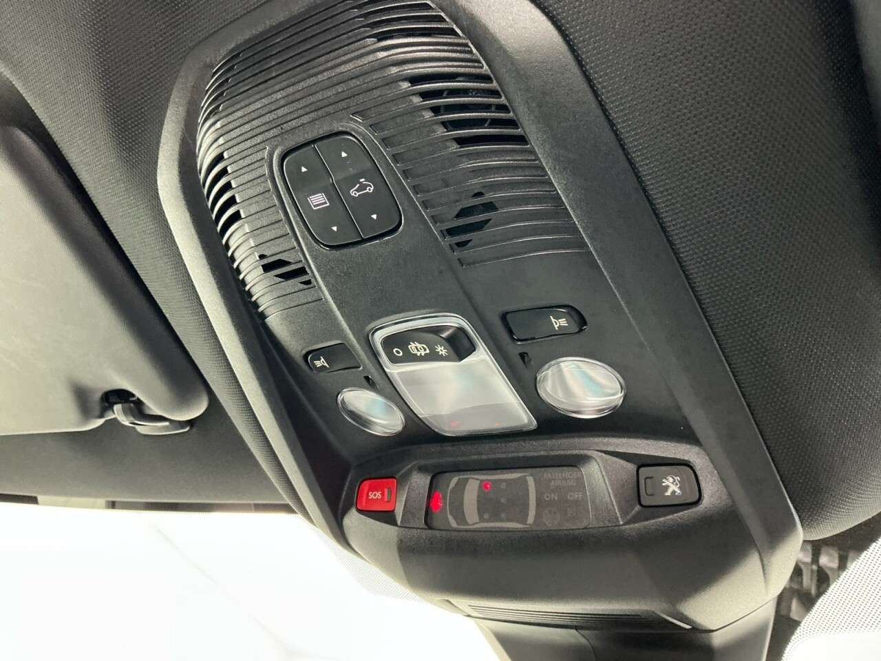 2020 PEUGEOT 3008 2020 PEUGEOT 3008