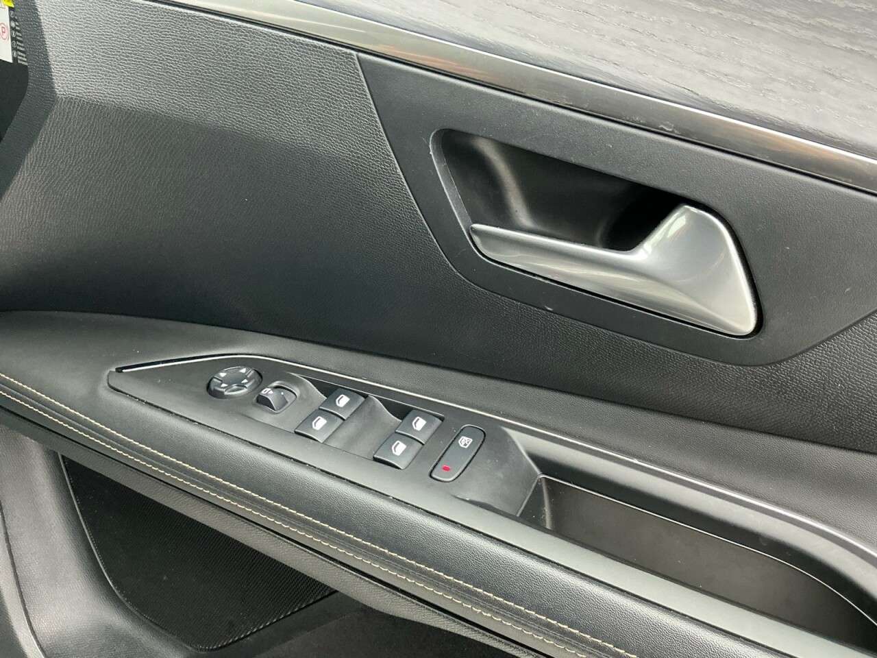 2020 PEUGEOT 3008 2020 PEUGEOT 3008