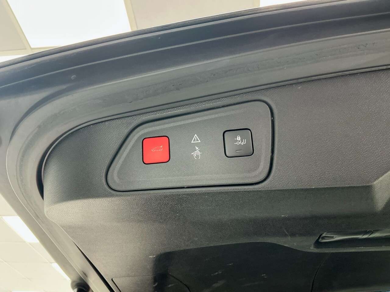 2020 PEUGEOT 3008 2020 PEUGEOT 3008