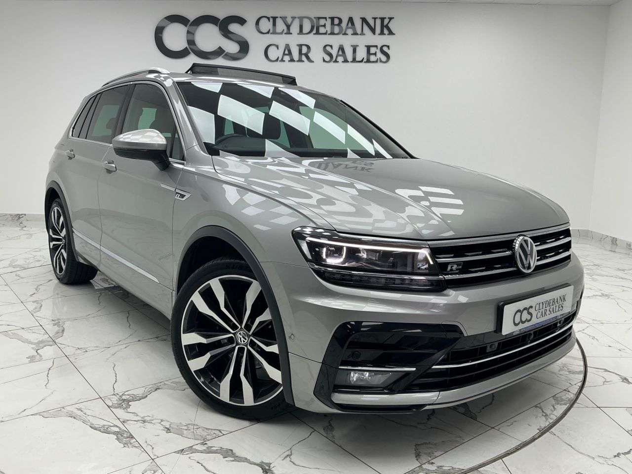 A 2020 VOLKSWAGEN TIGUAN 1.5 TSI EVO R-Line Tech SUV 5dr Petrol DSG Euro 6 (s/s) (150 ps) Electric T A 2020 VOLKSWAGEN TIGUAN 1.5 TSI EVO R-Line Tech SUV 5dr Petrol DSG Euro 6 (s/s) (150 ps) Electric T