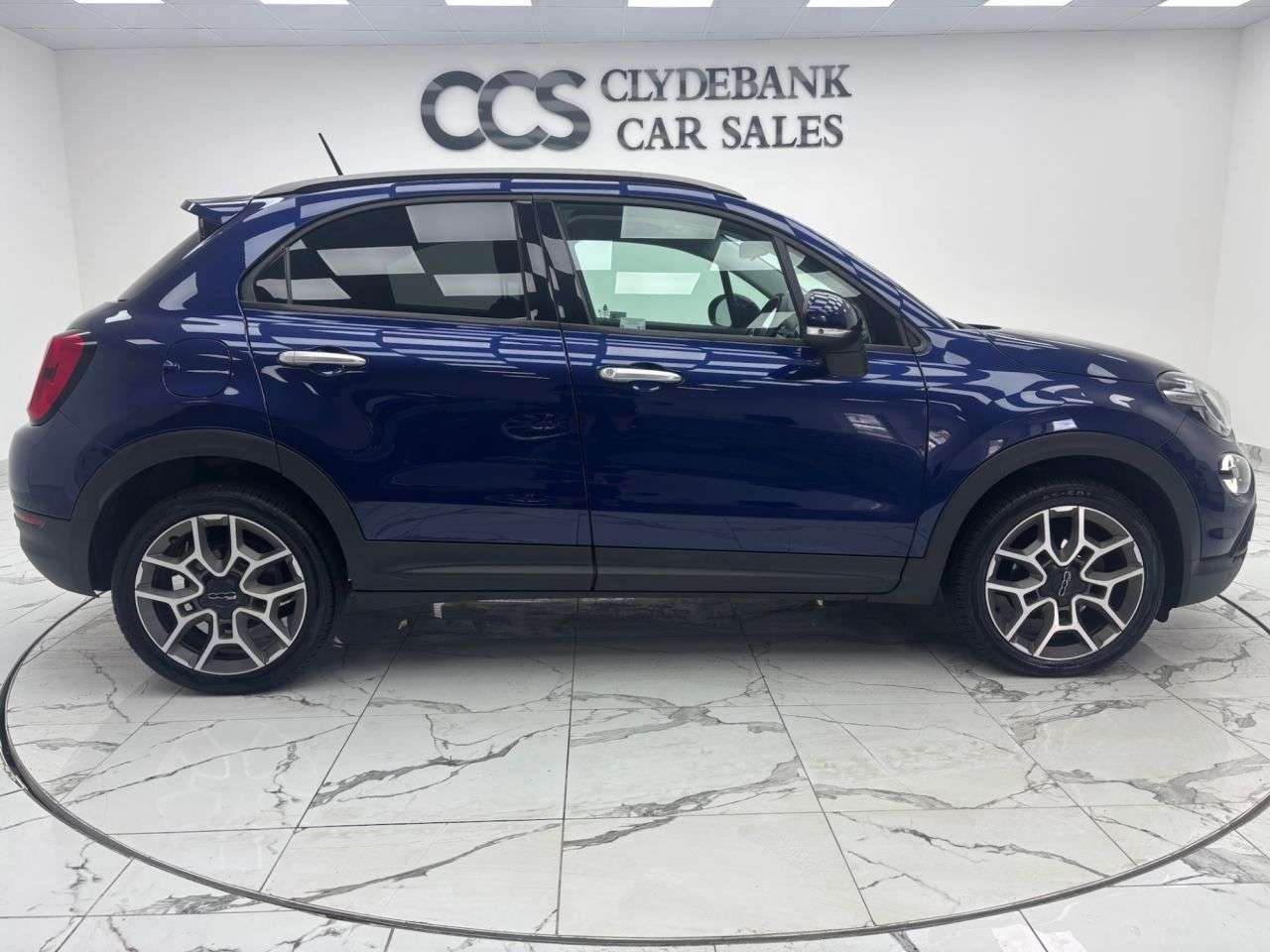 A 2019 FIAT 500X 1.0 FireFly Turbo MultiAir Cross Plus SUV 5dr Petrol Manual Euro 6 (s/s) (1 A 2019 FIAT 500X 1.0 FireFly Turbo MultiAir Cross Plus SUV 5dr Petrol Manual Euro 6 (s/s) (1