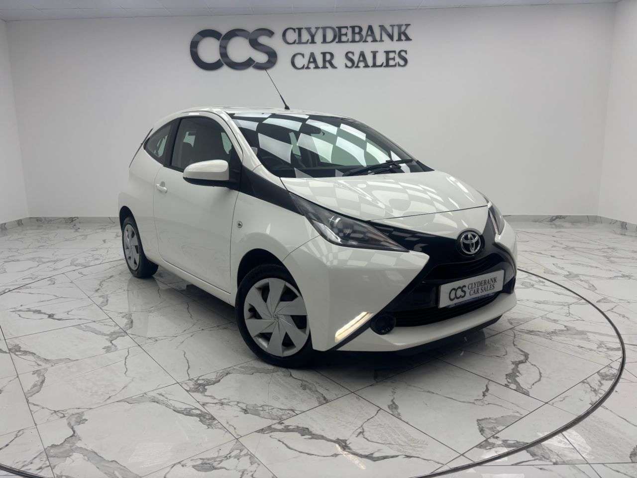 A 2017 TOYOTA AYGO 1.0 VVT-i x-play Hatchback 3dr Petrol Manual Euro 6 (68 ps) A 2017 TOYOTA AYGO 1.0 VVT-i x-play Hatchback 3dr Petrol Manual Euro 6 (68 ps)