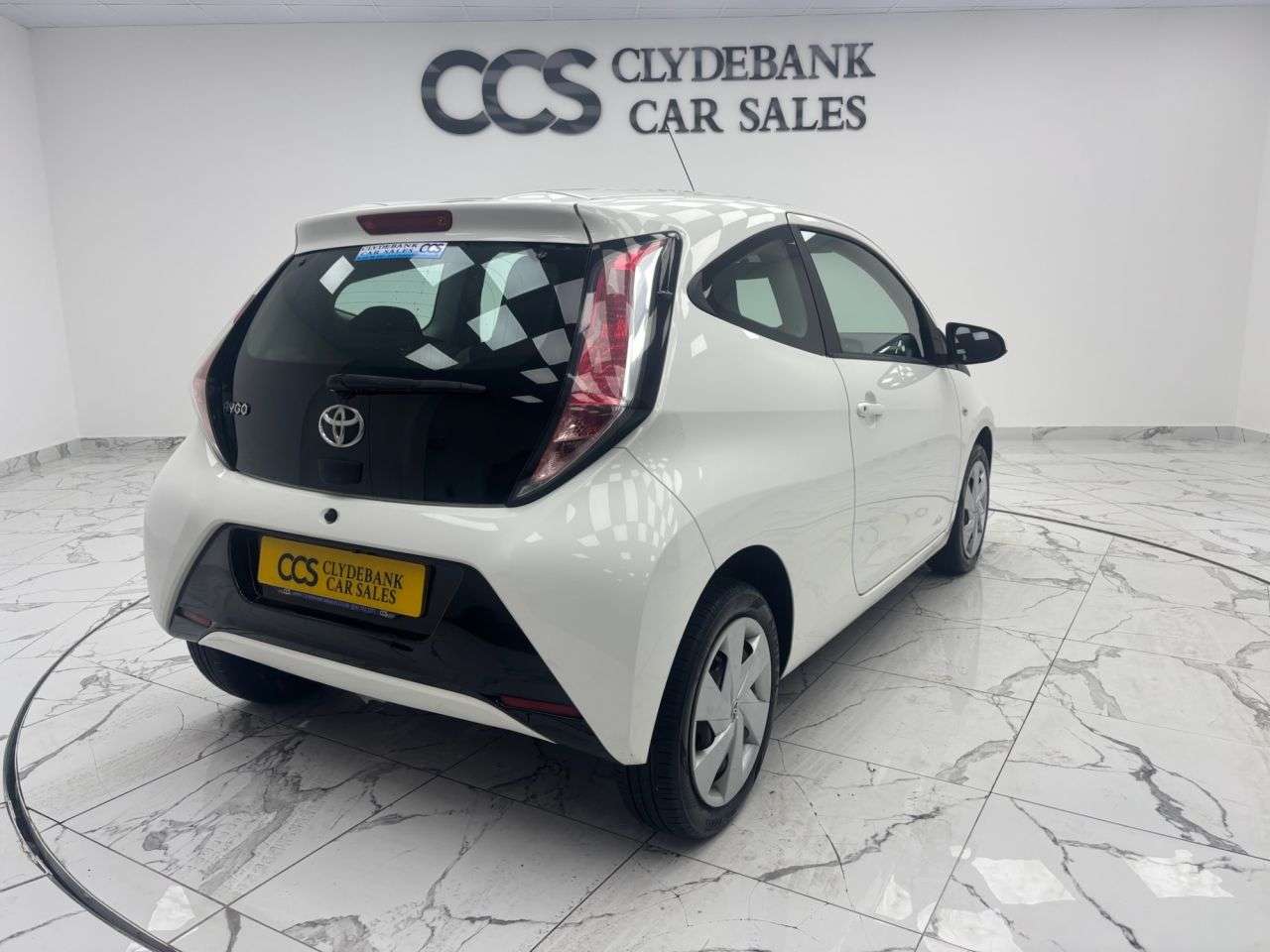 A 2017 TOYOTA AYGO 1.0 VVT-i x-play Hatchback 3dr Petrol Manual Euro 6 (68 ps) A 2017 TOYOTA AYGO 1.0 VVT-i x-play Hatchback 3dr Petrol Manual Euro 6 (68 ps)