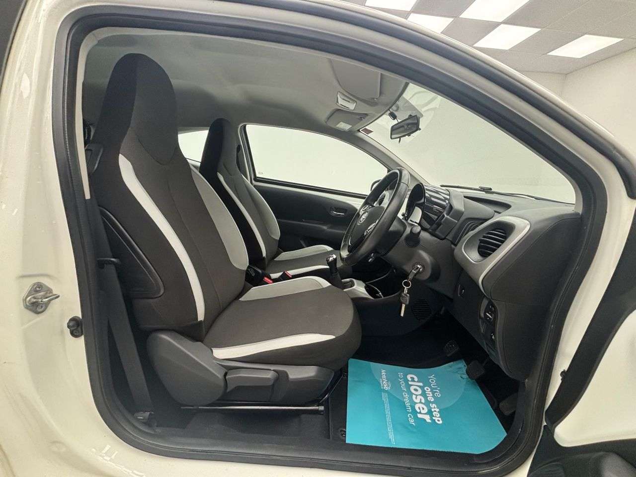 2017 TOYOTA AYGO 2017 TOYOTA AYGO