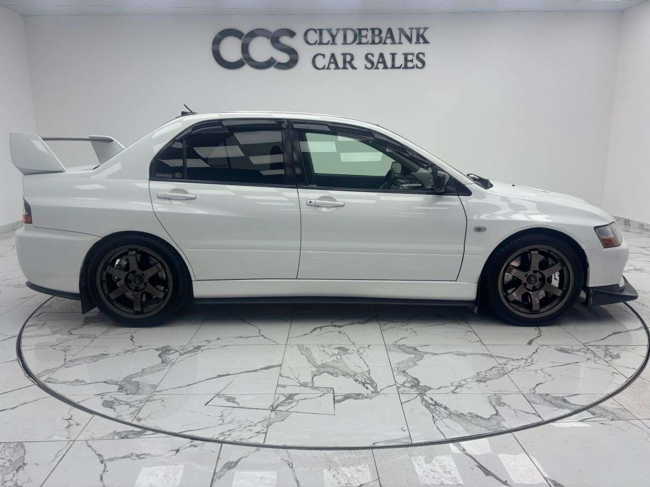 A 2005 MITSUBISHI EVOLUTION Evo 9 GT A 2005 MITSUBISHI EVOLUTION Evo 9 GT