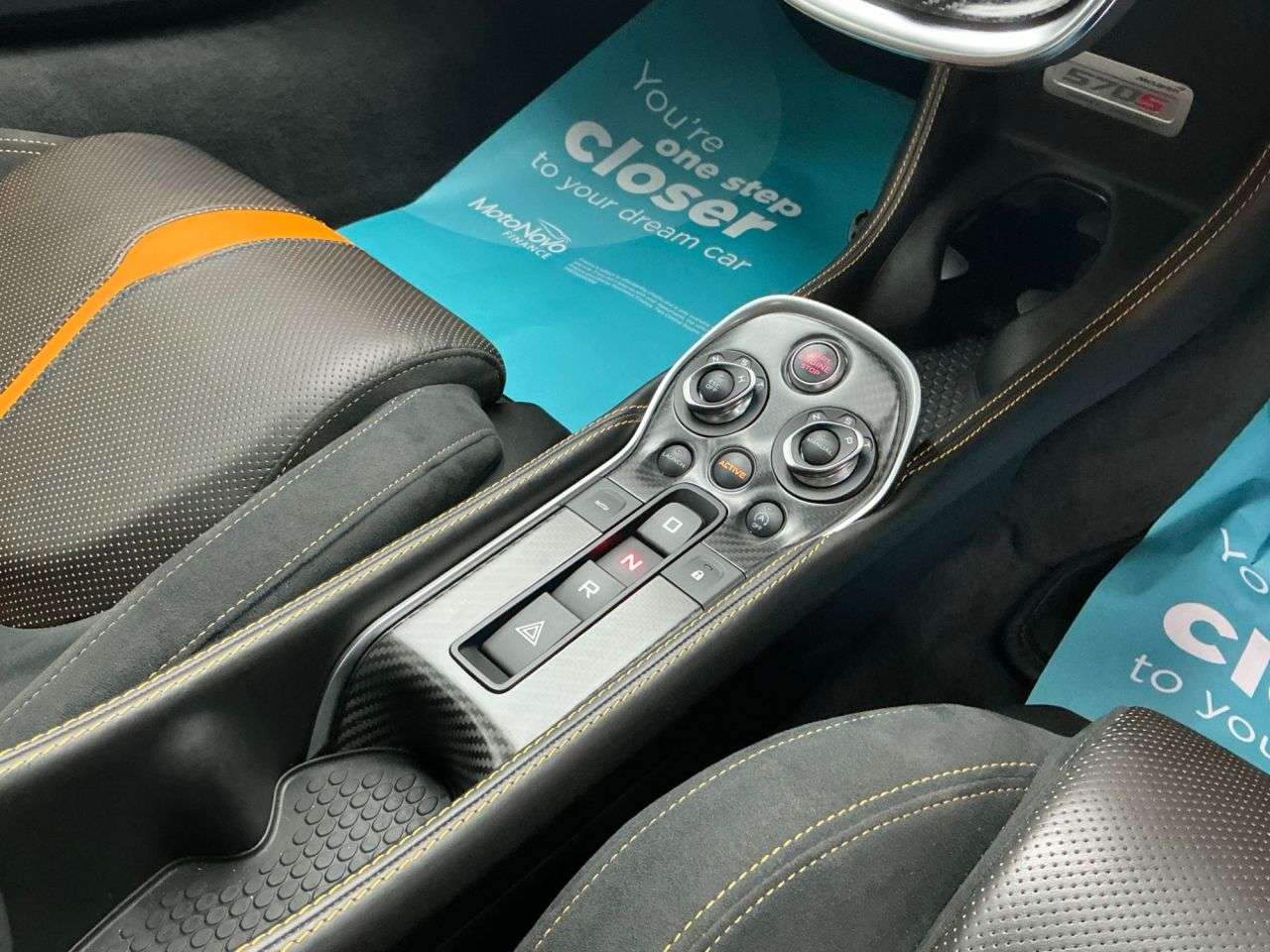 2017 MCLAREN 570S 2017 MCLAREN 570S