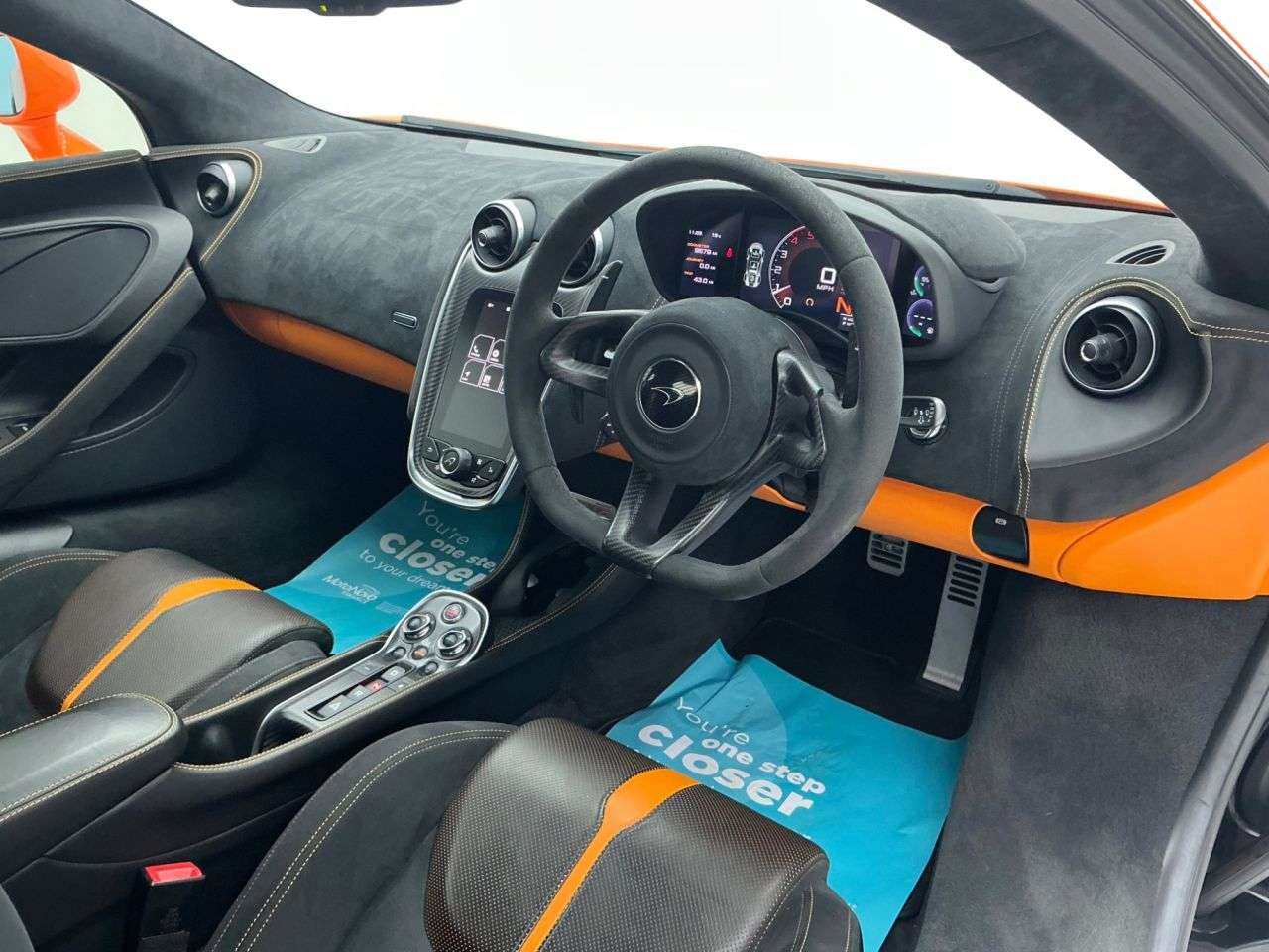 2017 MCLAREN 570S 2017 MCLAREN 570S