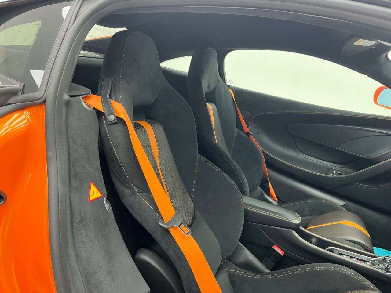 2017 MCLAREN 570S 2017 MCLAREN 570S