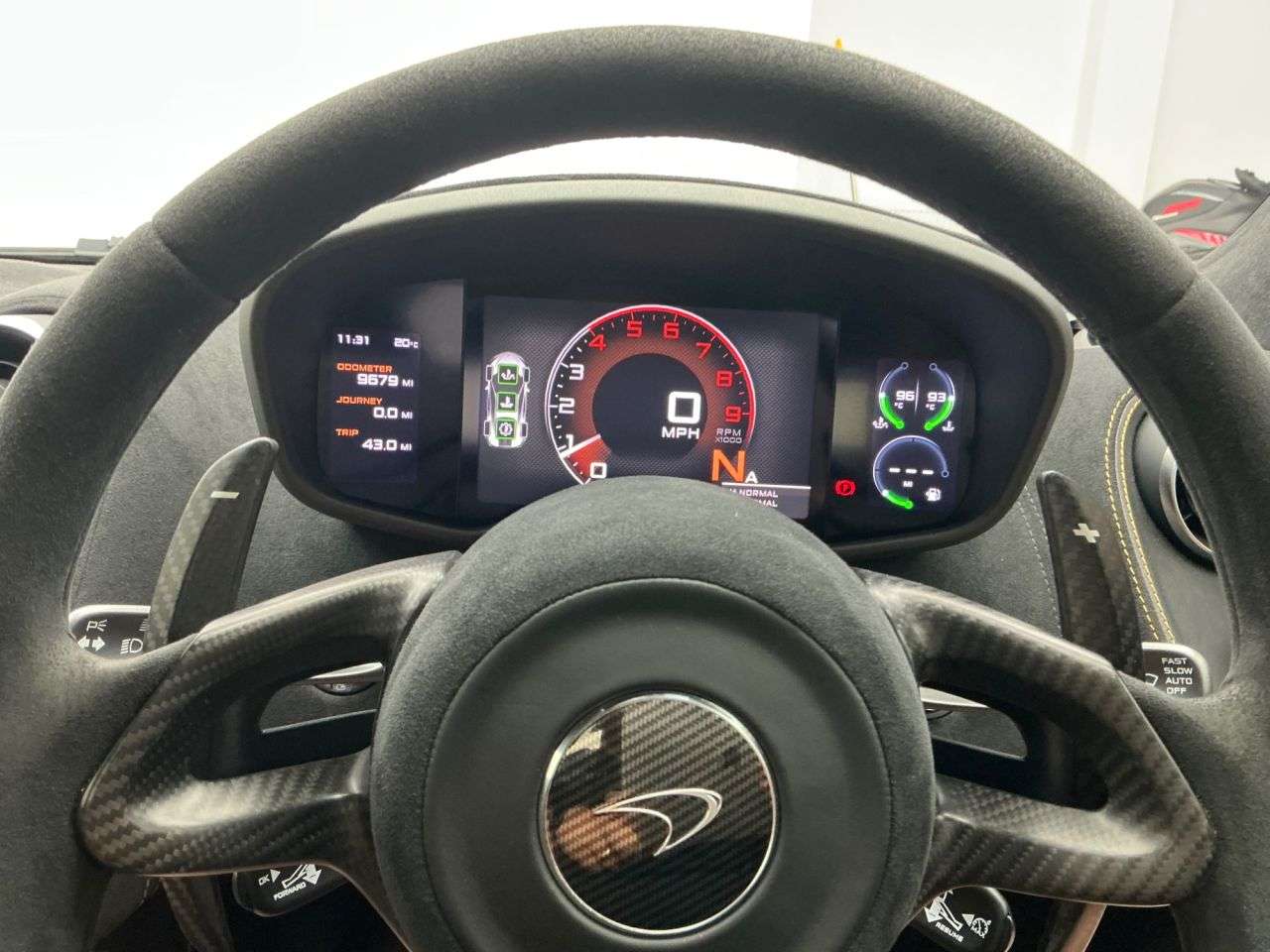 2017 MCLAREN 570S 2017 MCLAREN 570S