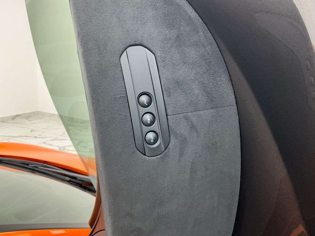 2017 MCLAREN 570S 2017 MCLAREN 570S