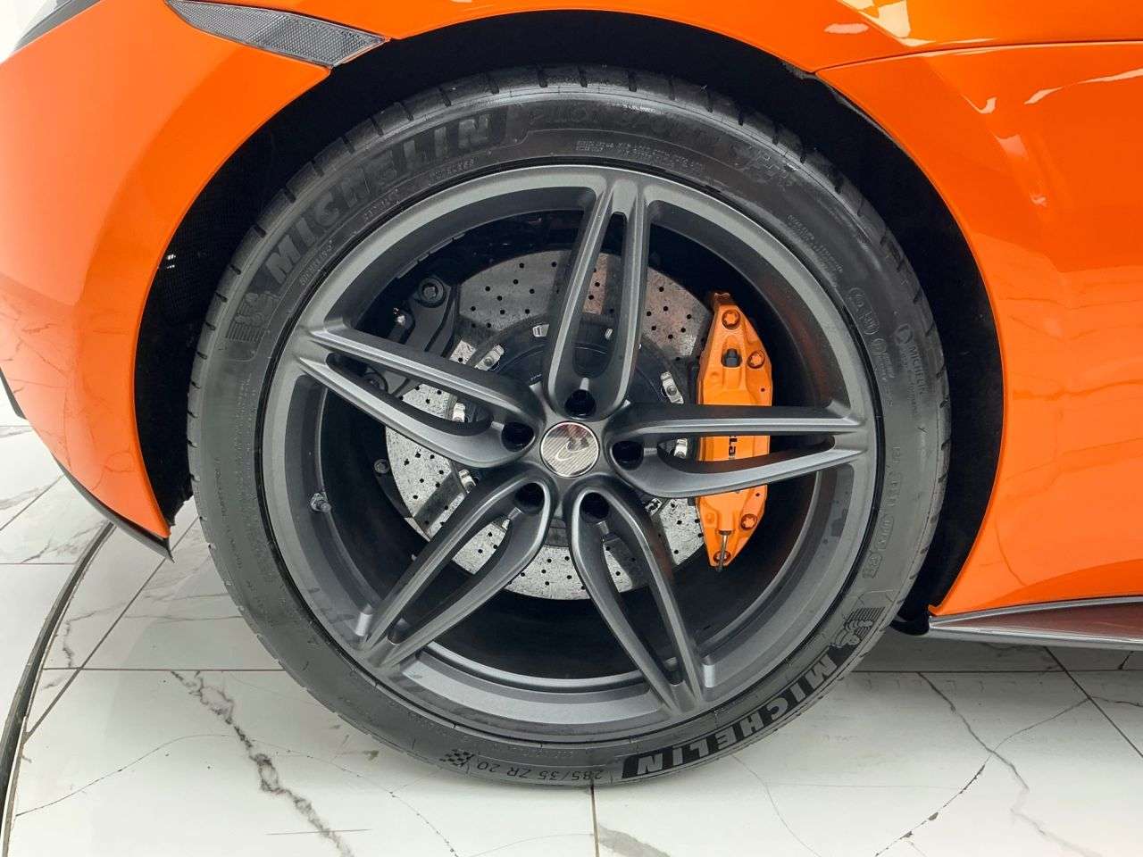 2017 MCLAREN 570S 2017 MCLAREN 570S