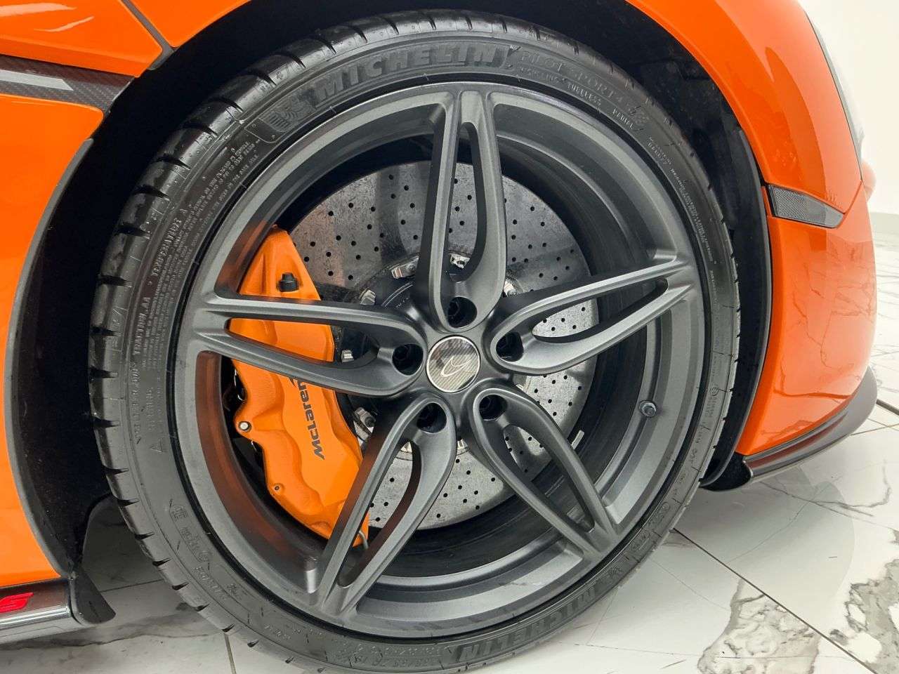 2017 MCLAREN 570S 2017 MCLAREN 570S