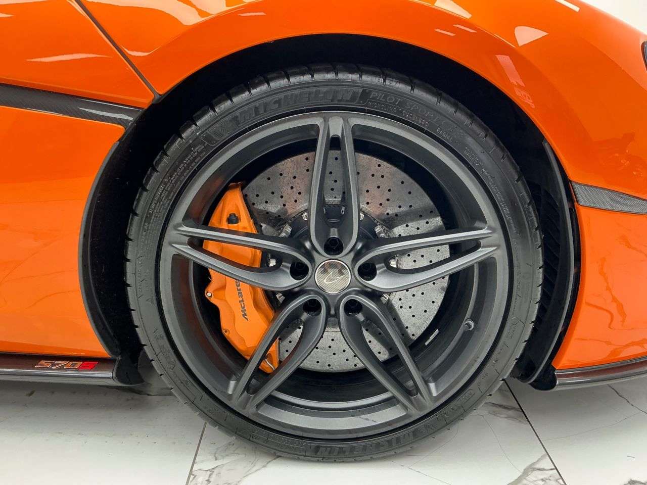 2017 MCLAREN 570S 2017 MCLAREN 570S