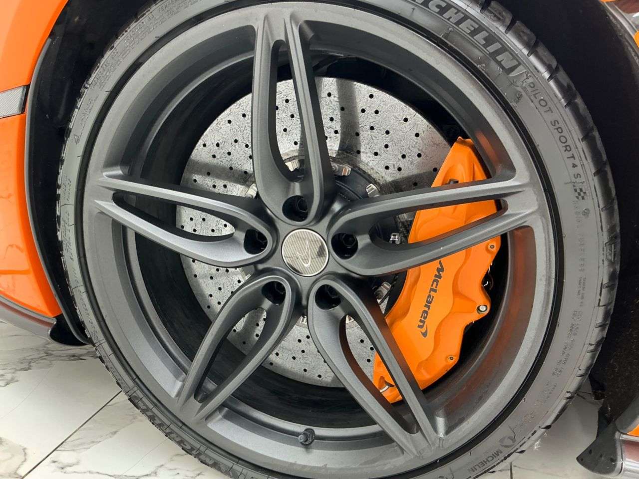 2017 MCLAREN 570S 2017 MCLAREN 570S