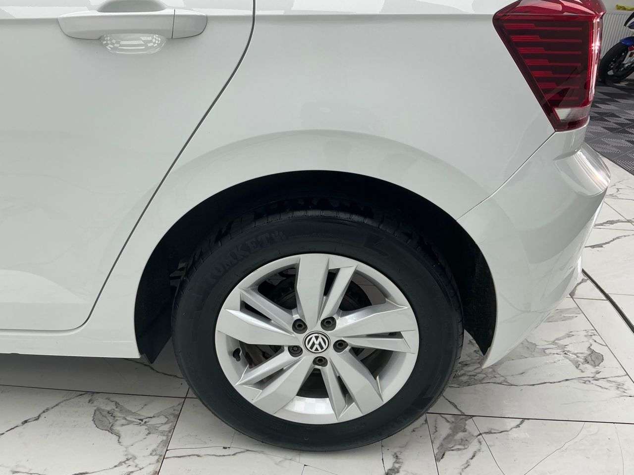 2019 VOLKSWAGEN POLO 2019 VOLKSWAGEN POLO